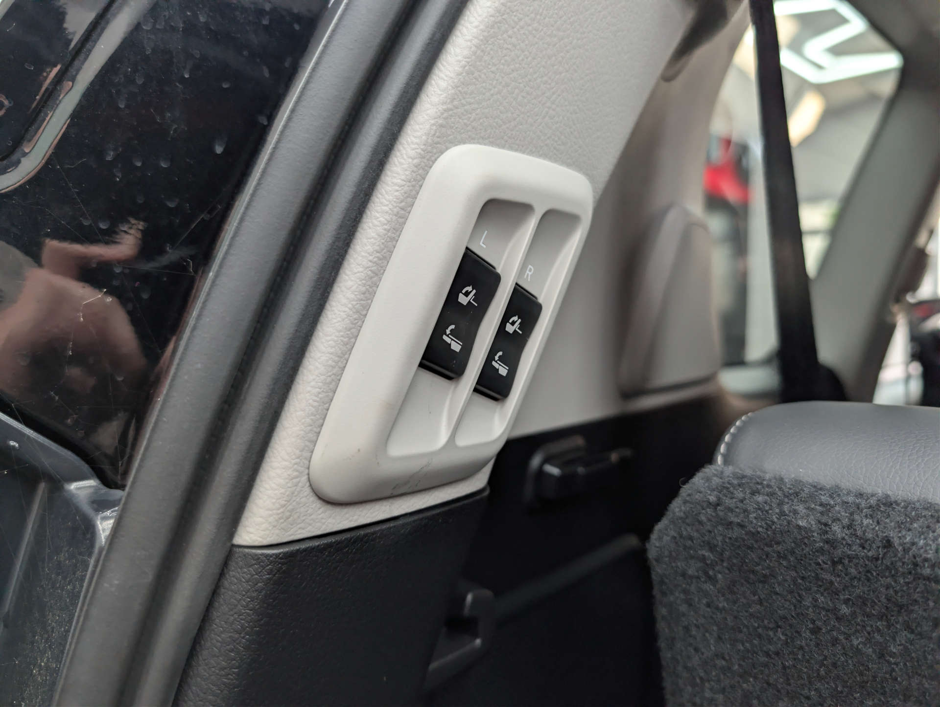 2025 TOYOTA LAND CRUISER Prado - vehicle photo 43 for sale on PureCar
