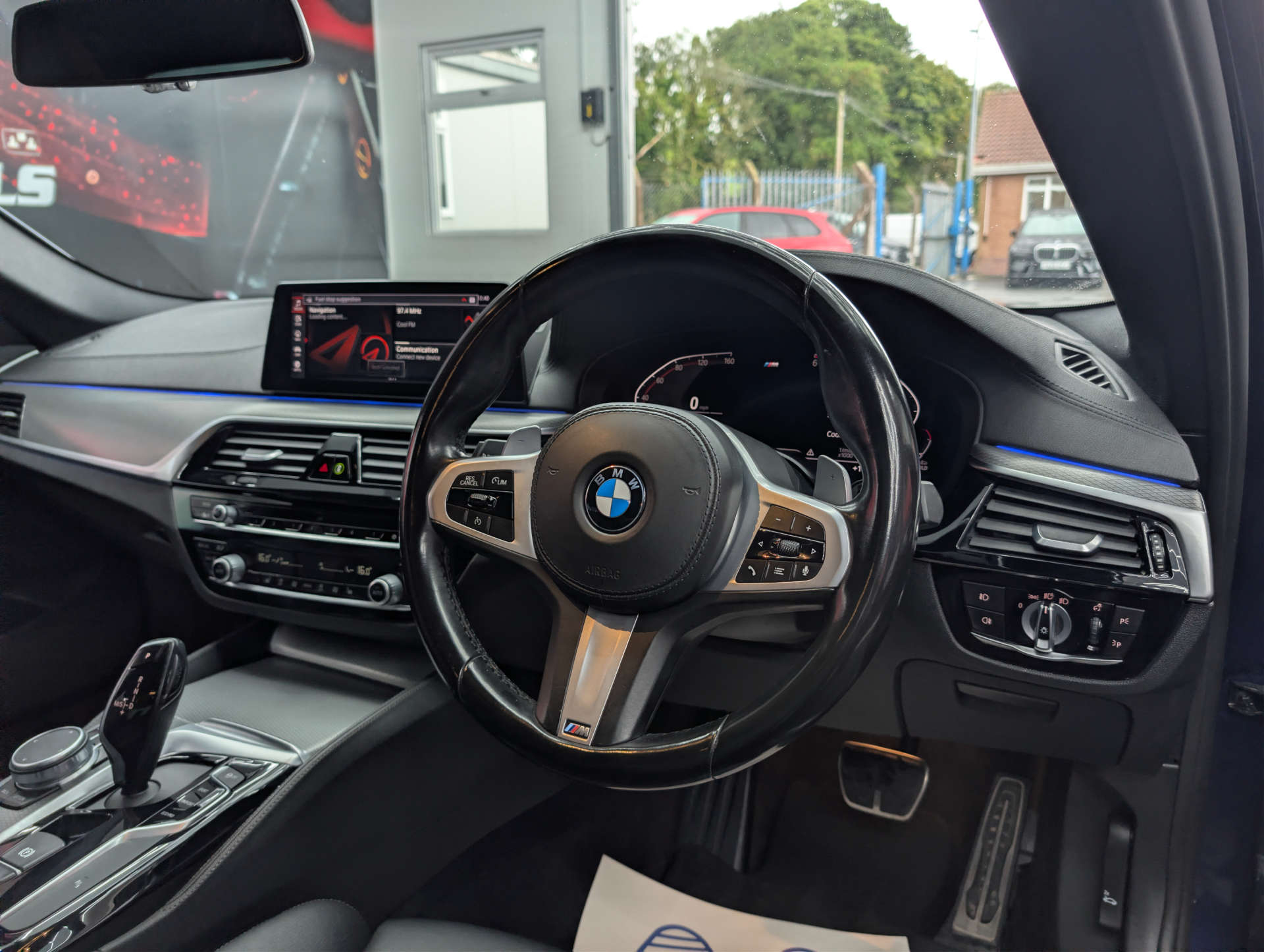 2020 BMW 5 SERIES 2.0 520d M Sport MHEV Auto 4dr - vehicle photo 10 for sale on PureCar