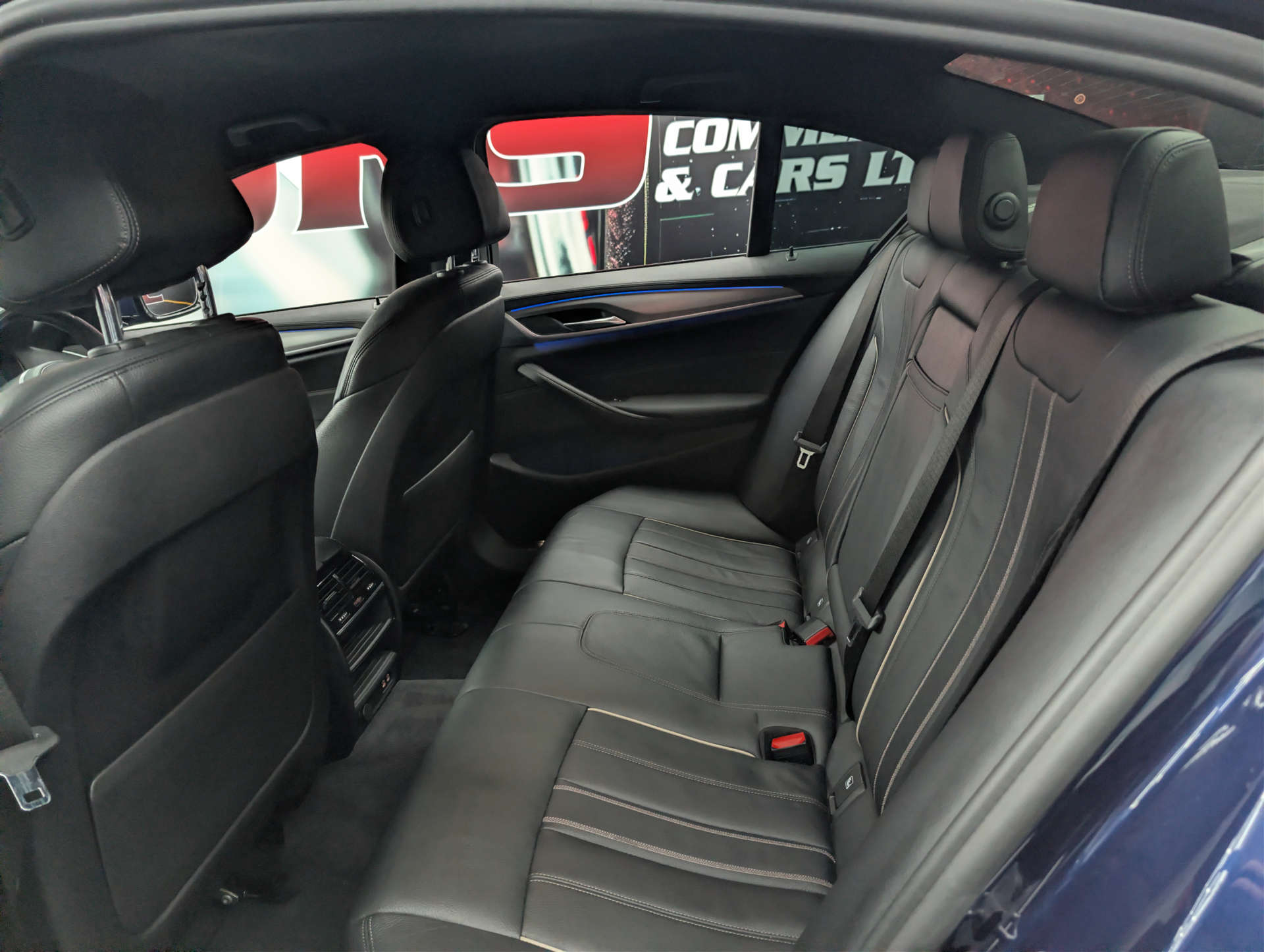 2020 BMW 5 SERIES 2.0 520d M Sport MHEV Auto 4dr - vehicle photo 16 for sale on PureCar