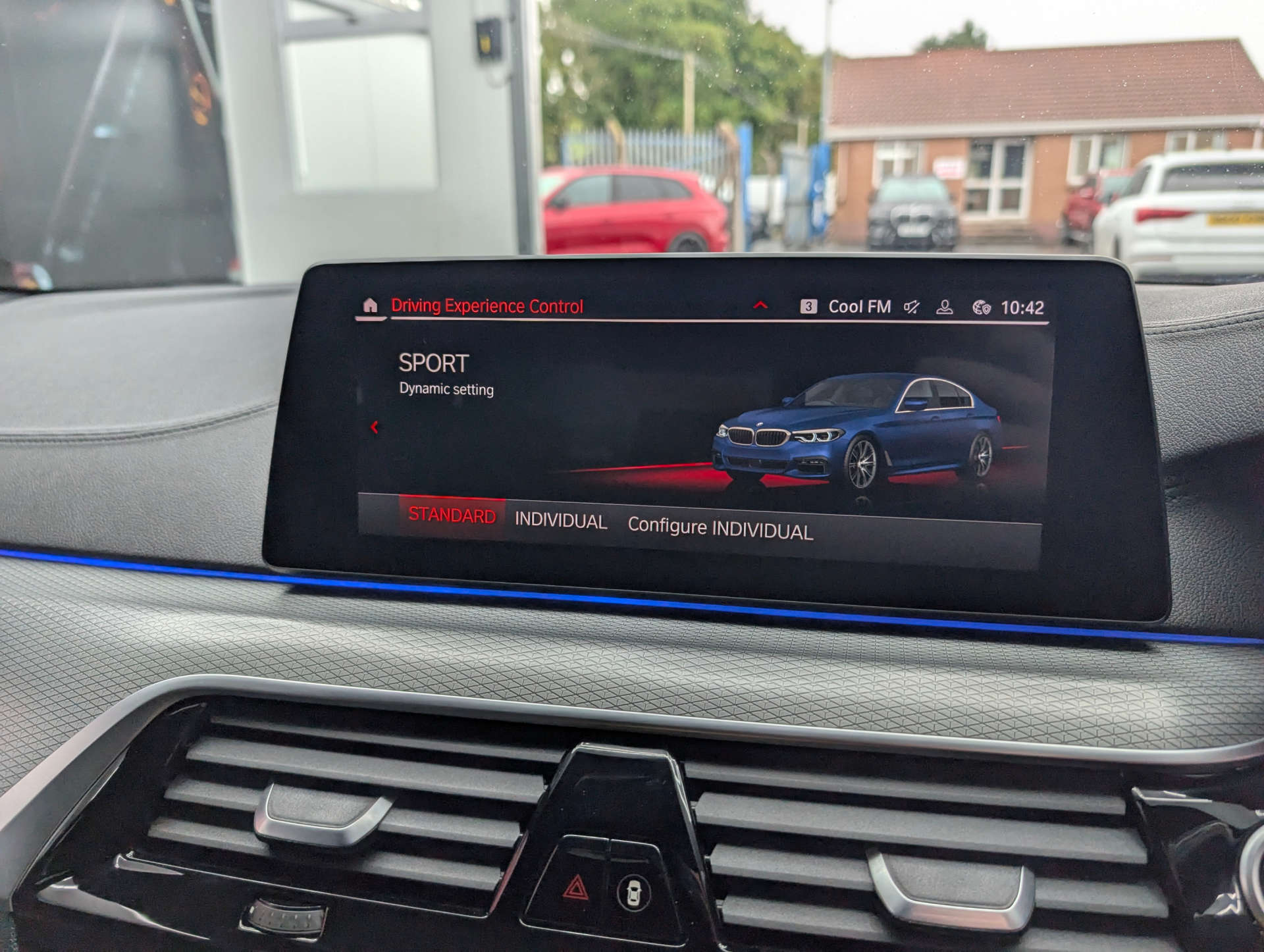 2020 BMW 5 SERIES 2.0 520d M Sport MHEV Auto 4dr - vehicle photo 31 for sale on PureCar