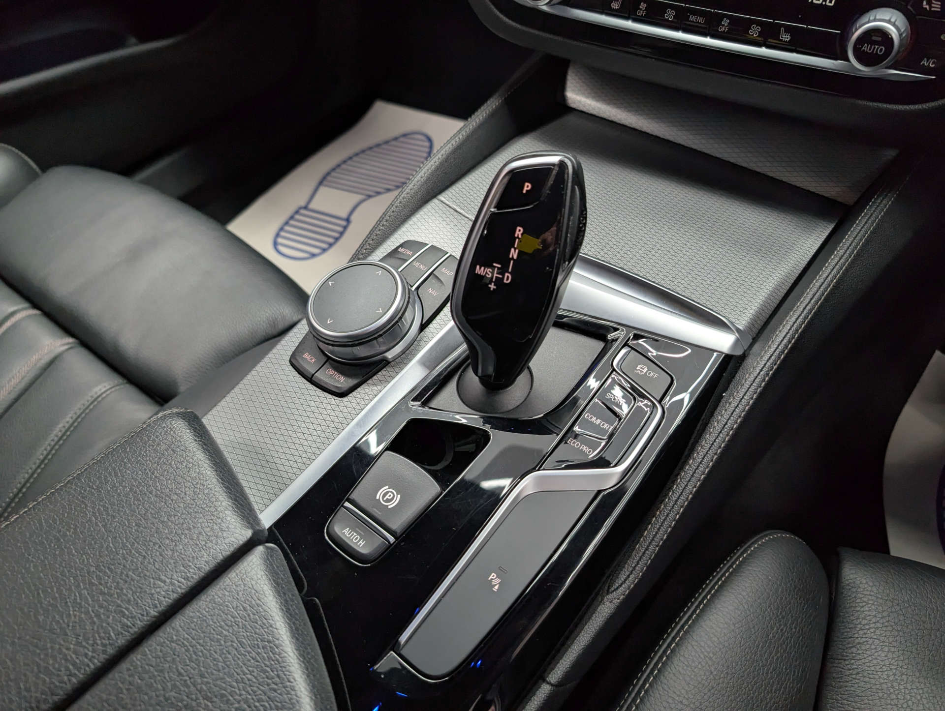 2020 BMW 5 SERIES 2.0 520d M Sport MHEV Auto 4dr - vehicle photo 38 for sale on PureCar