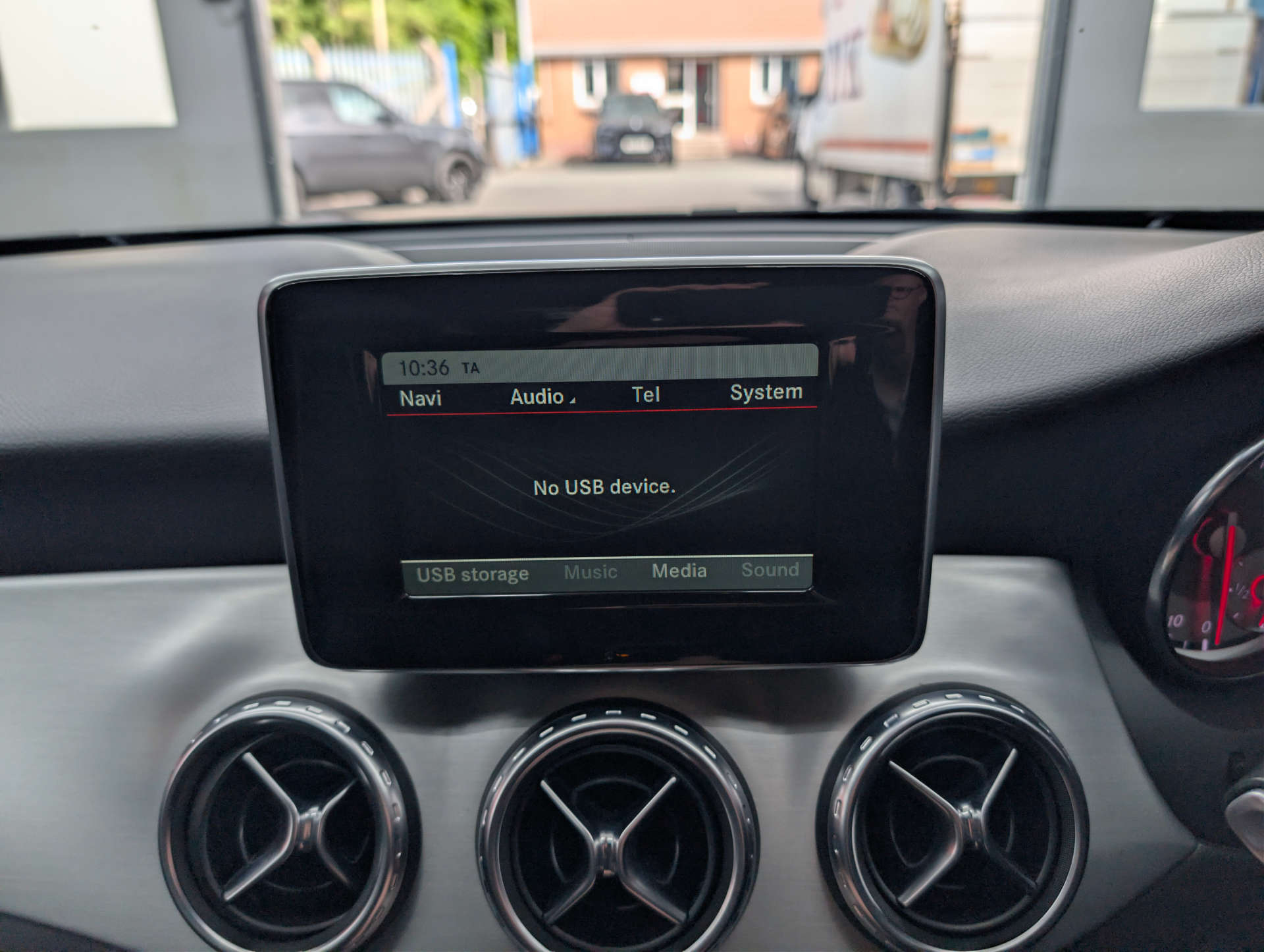 2015 MERCEDES GLA 2.1 GLA 220 AMG Line CDi 4Matic Auto 4WD 5dr - vehicle photo 31 for sale on PureCar