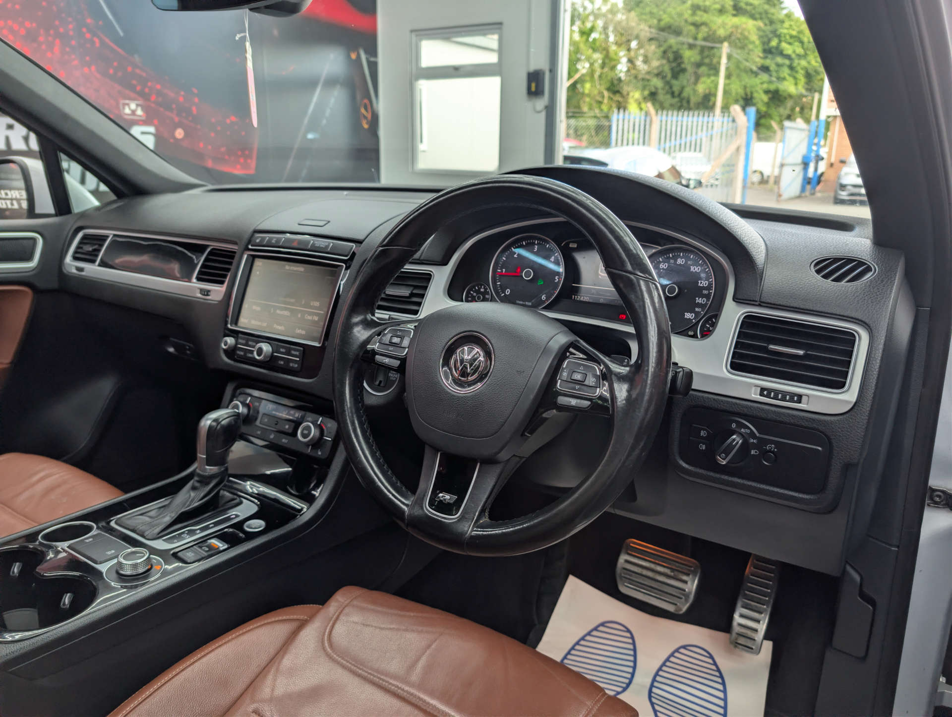 2016 VOLKSWAGEN TOUAREG 3.0 Touareg V6 R-Line+ TDI BlueMotion Technology Auto 4WD 5dr - vehicle photo 10 for sale on PureCar