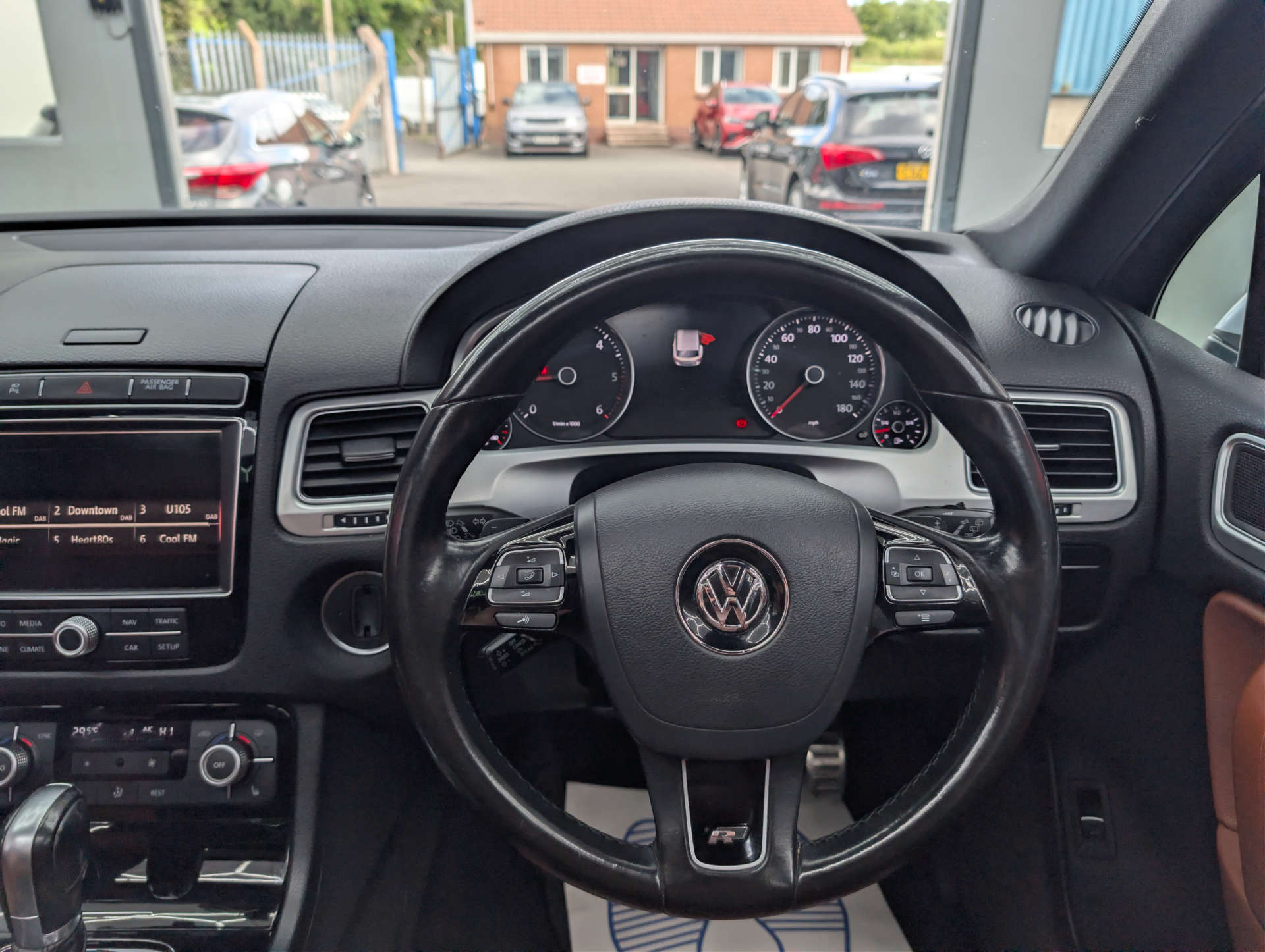 2016 VOLKSWAGEN TOUAREG 3.0 Touareg V6 R-Line+ TDI BlueMotion Technology Auto 4WD 5dr - vehicle photo 25 for sale on PureCar