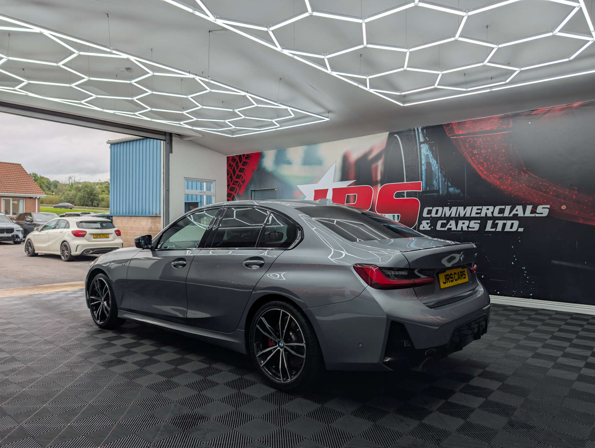 2024 BMW 3 SERIES 2.0 320i M Sport Auto 4dr - vehicle photo 3 for sale on PureCar