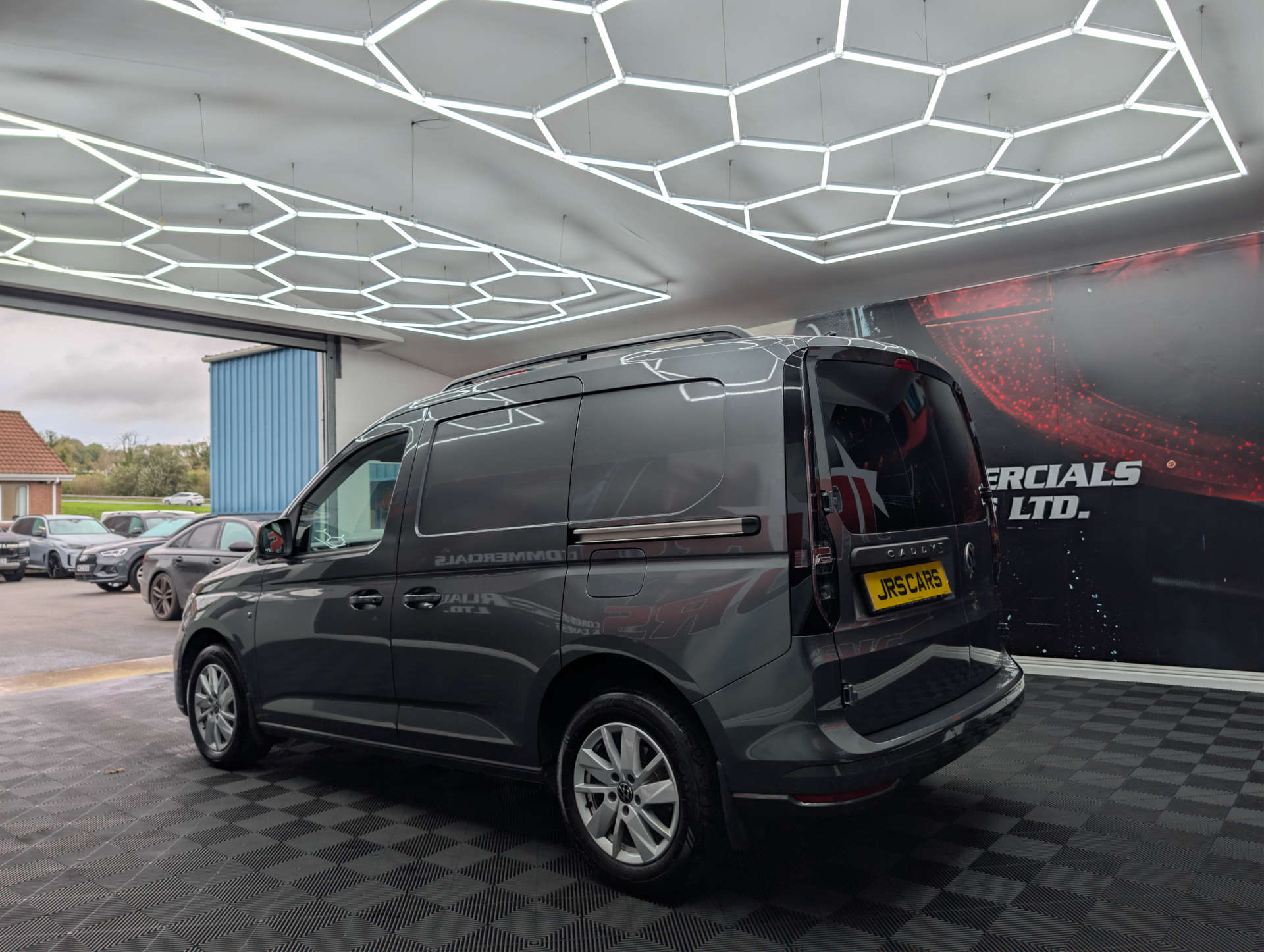 2025 VOLKSWAGEN CADDY 2.0 Caddy C20 Commerce Professional TDI Semi-Auto 5dr - vehicle photo 4 for sale on PureCar