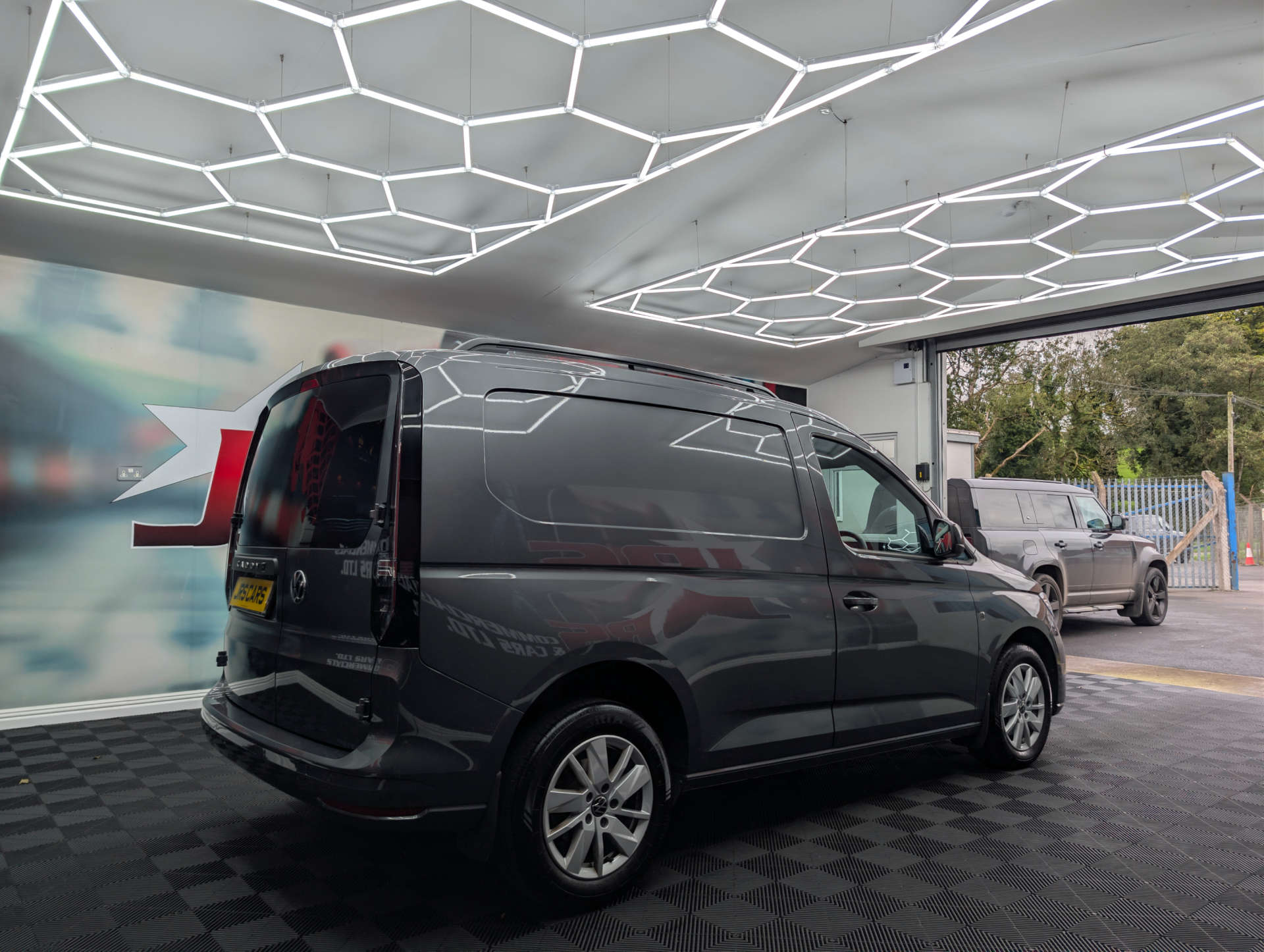 2025 VOLKSWAGEN CADDY 2.0 Caddy C20 Commerce Professional TDI Semi-Auto 5dr - vehicle photo 6 for sale on PureCar