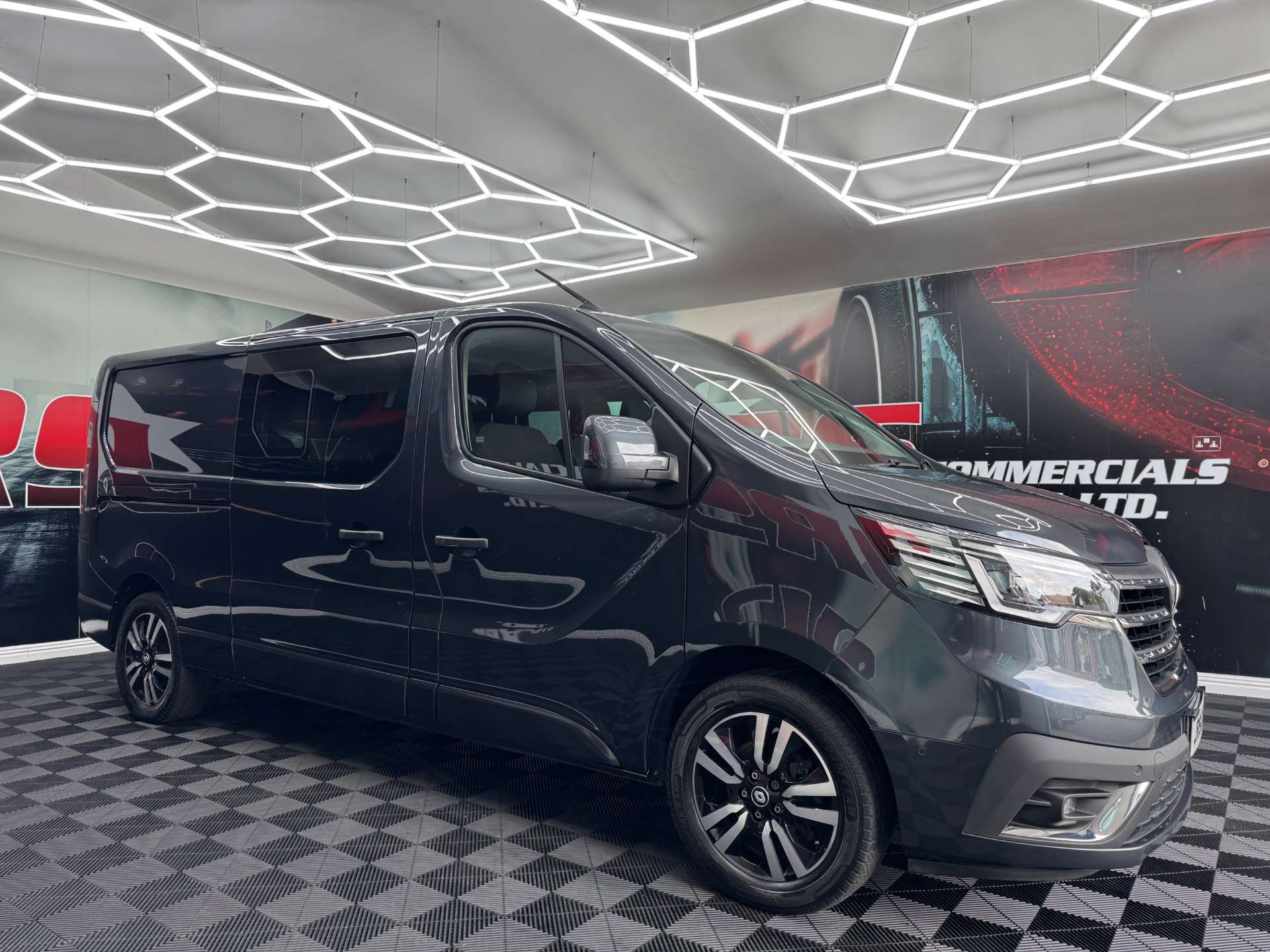 RENAULT TRAFIC 2024