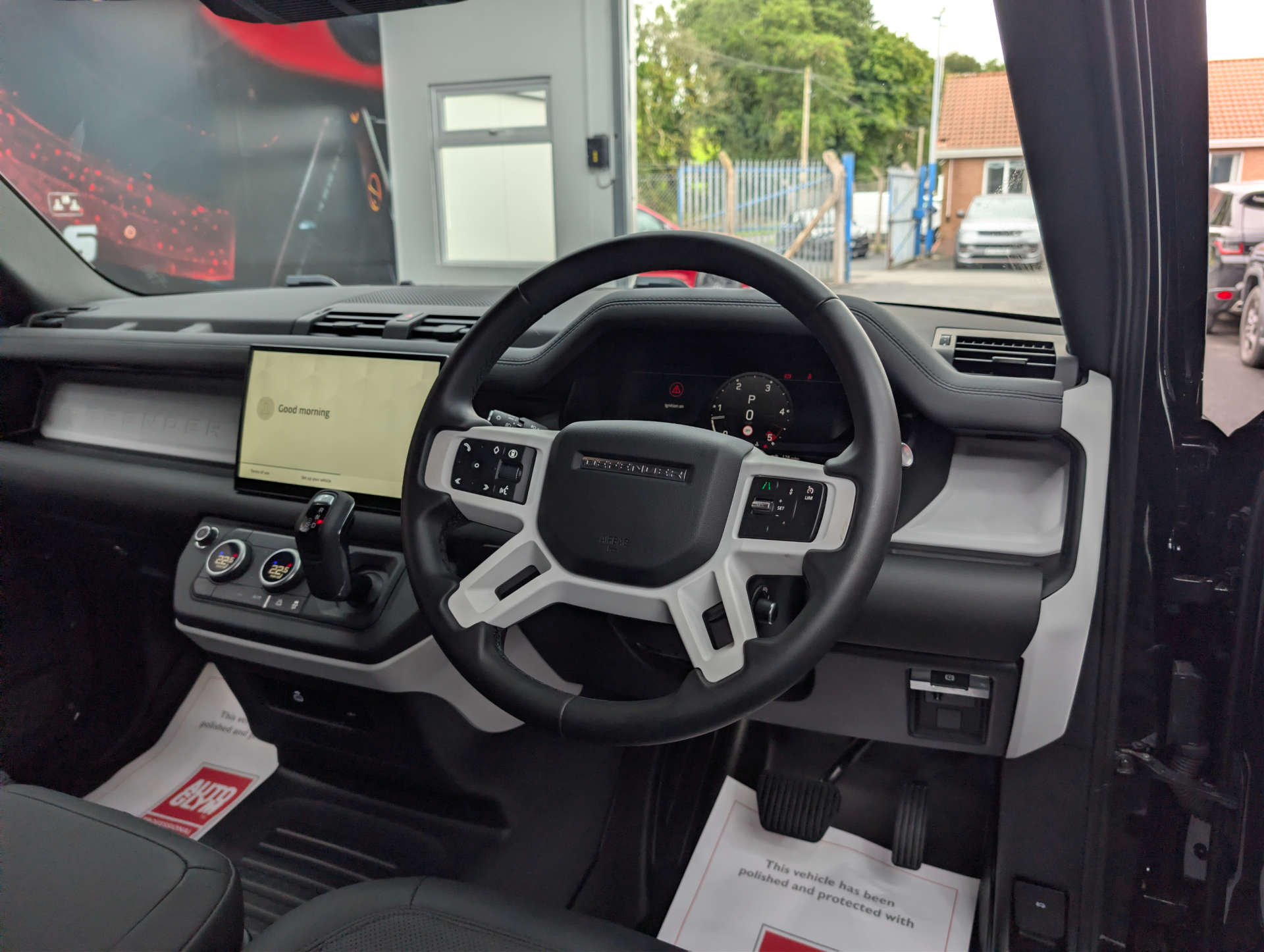 2025 LAND ROVER DEFENDER 3.0 Defender Hard Top X-Dynamic HSE D MHEV Auto 4WD 3dr - vehicle photo 12 for sale on PureCar