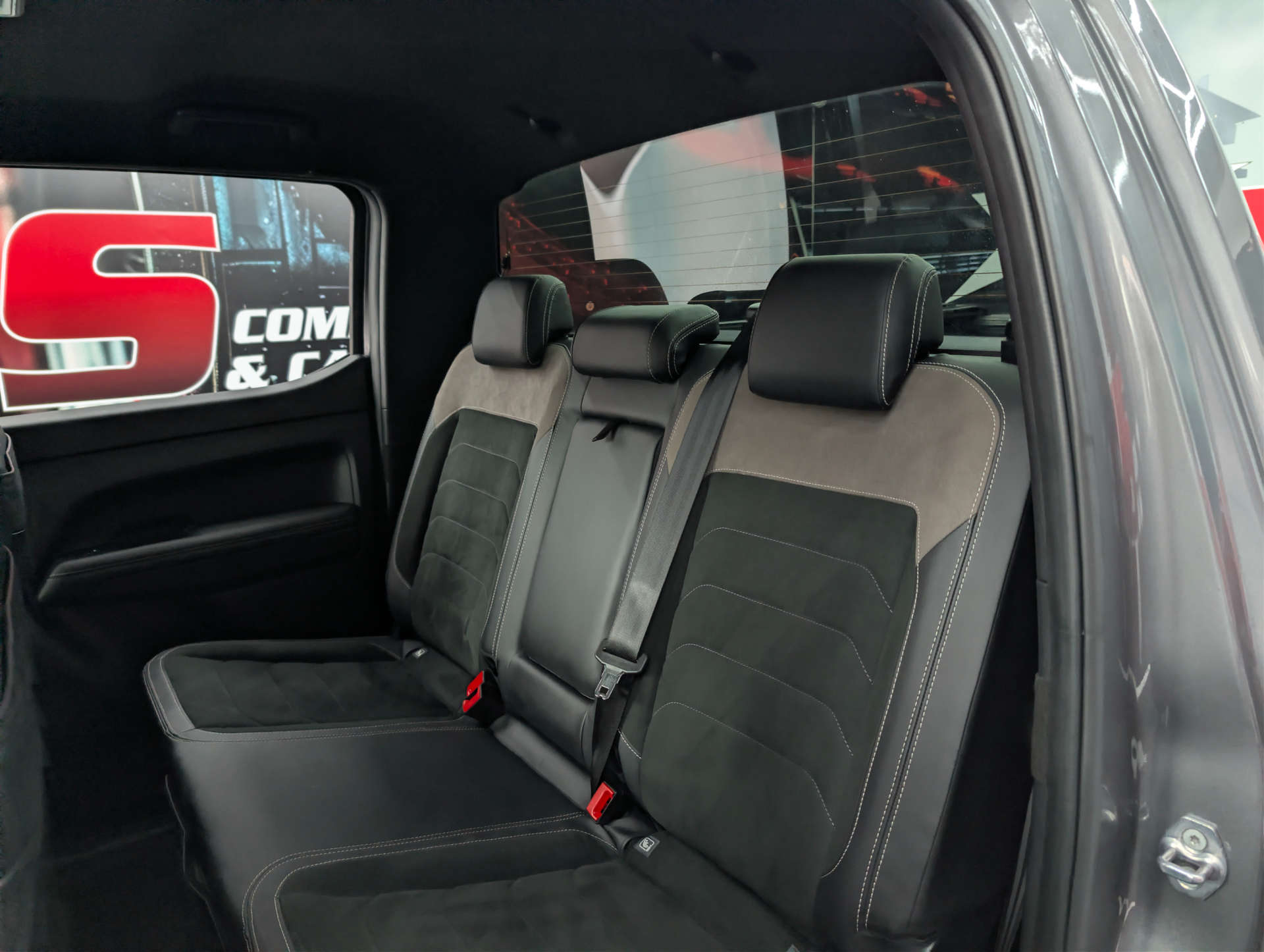 2023 VOLKSWAGEN AMAROK 2.0 Amarok Style TDI 4Motion Auto 4WD - vehicle photo 14 for sale on PureCar