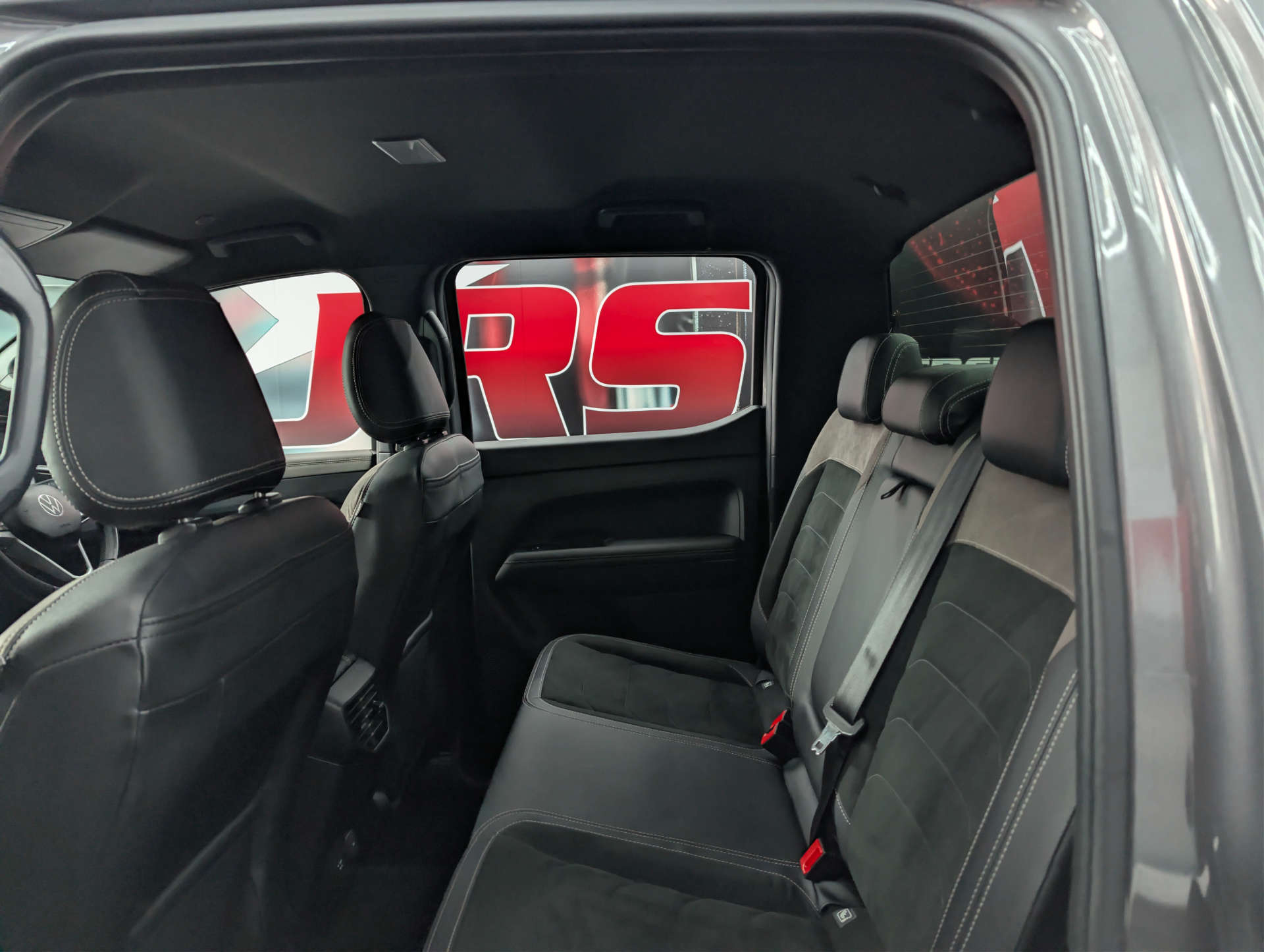 2023 VOLKSWAGEN AMAROK 2.0 Amarok Style TDI 4Motion Auto 4WD - vehicle photo 15 for sale on PureCar
