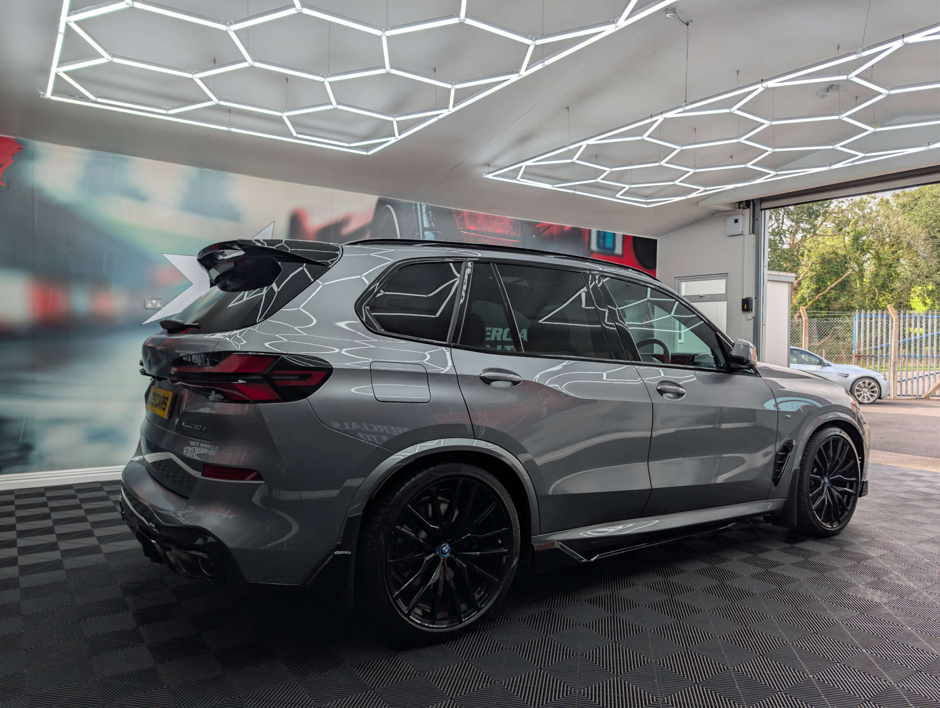 2025 BMW X5 3.0 X5 xDrive 50e M Sport Auto 4WD 5dr - vehicle photo 6 for sale on PureCar