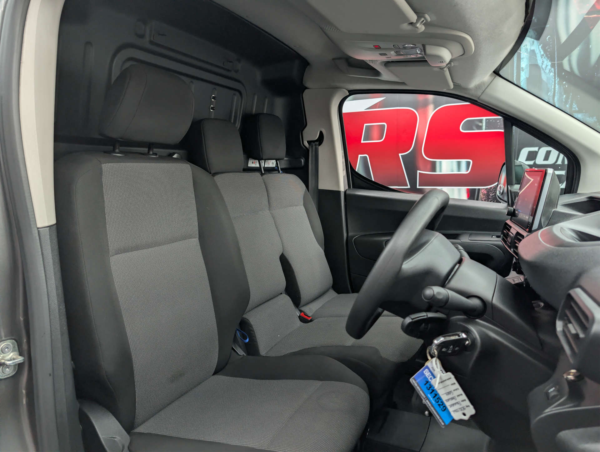 2020 PEUGEOT PARTNER 1.5 Partner Professional L1 Blue HDi - vehicle photo 11 for sale on PureCar