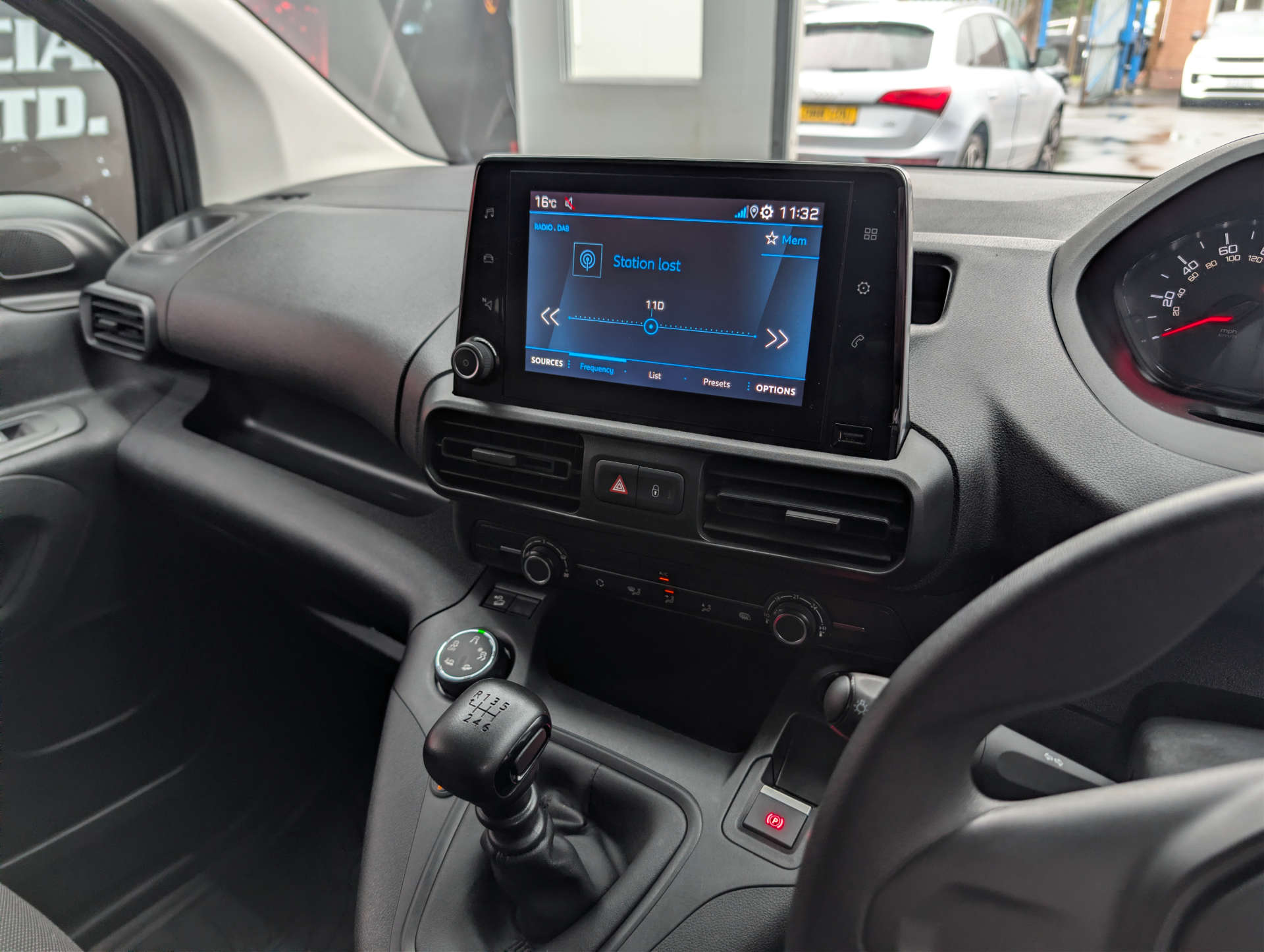 2020 PEUGEOT PARTNER 1.5 Partner Professional L1 Blue HDi - vehicle photo 14 for sale on PureCar