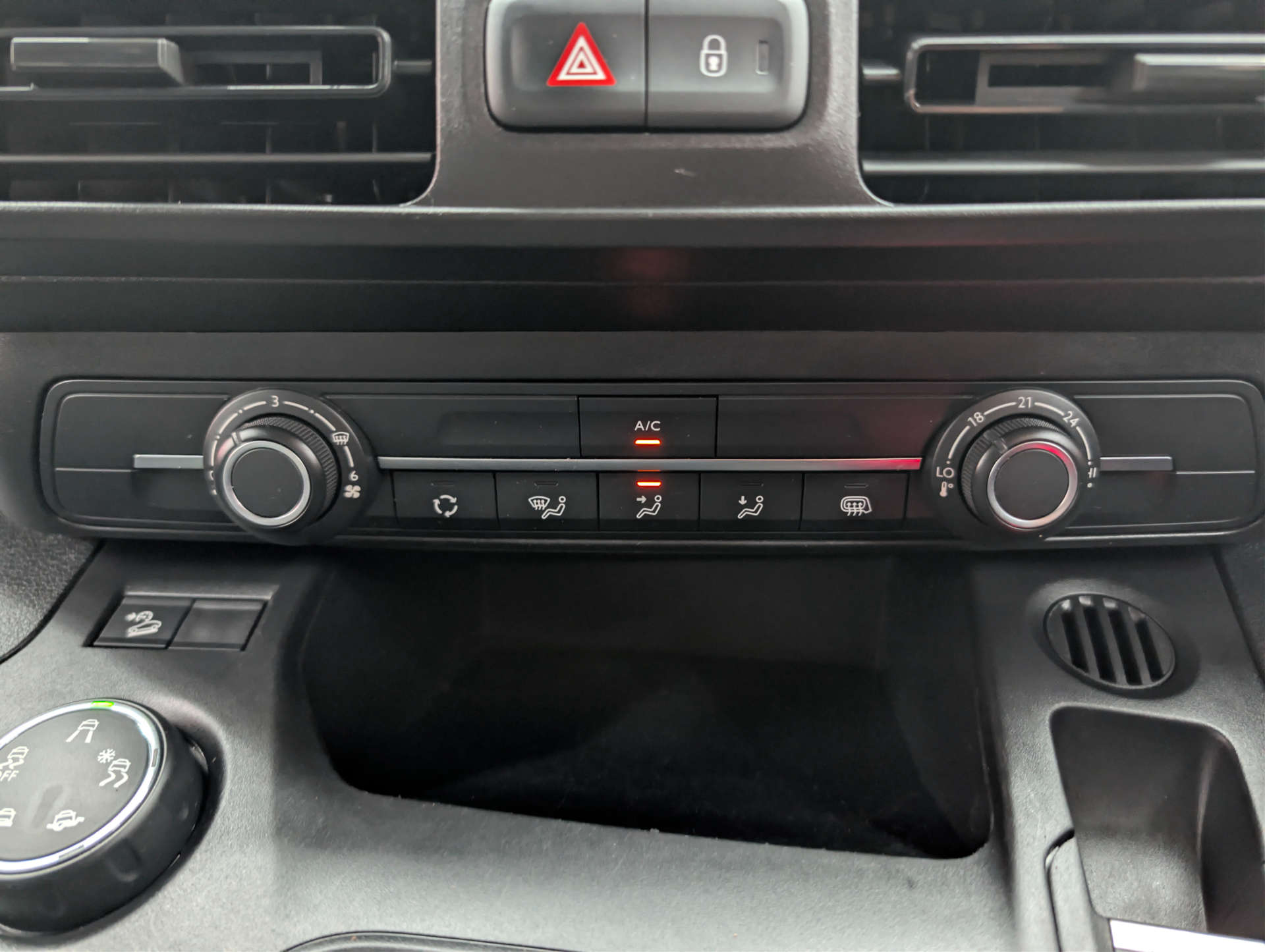 2020 PEUGEOT PARTNER 1.5 Partner Professional L1 Blue HDi - vehicle photo 22 for sale on PureCar