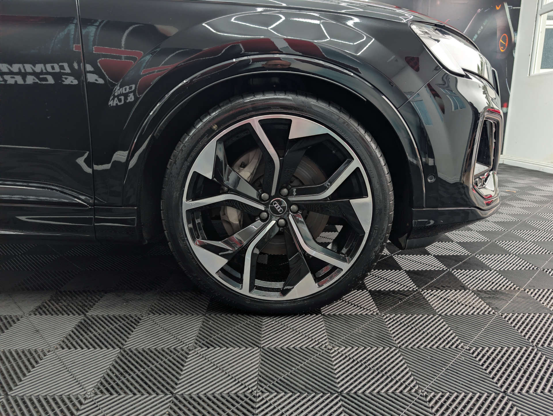 2024 AUDI Q7 S Line - vehicle photo 8 for sale on PureCar