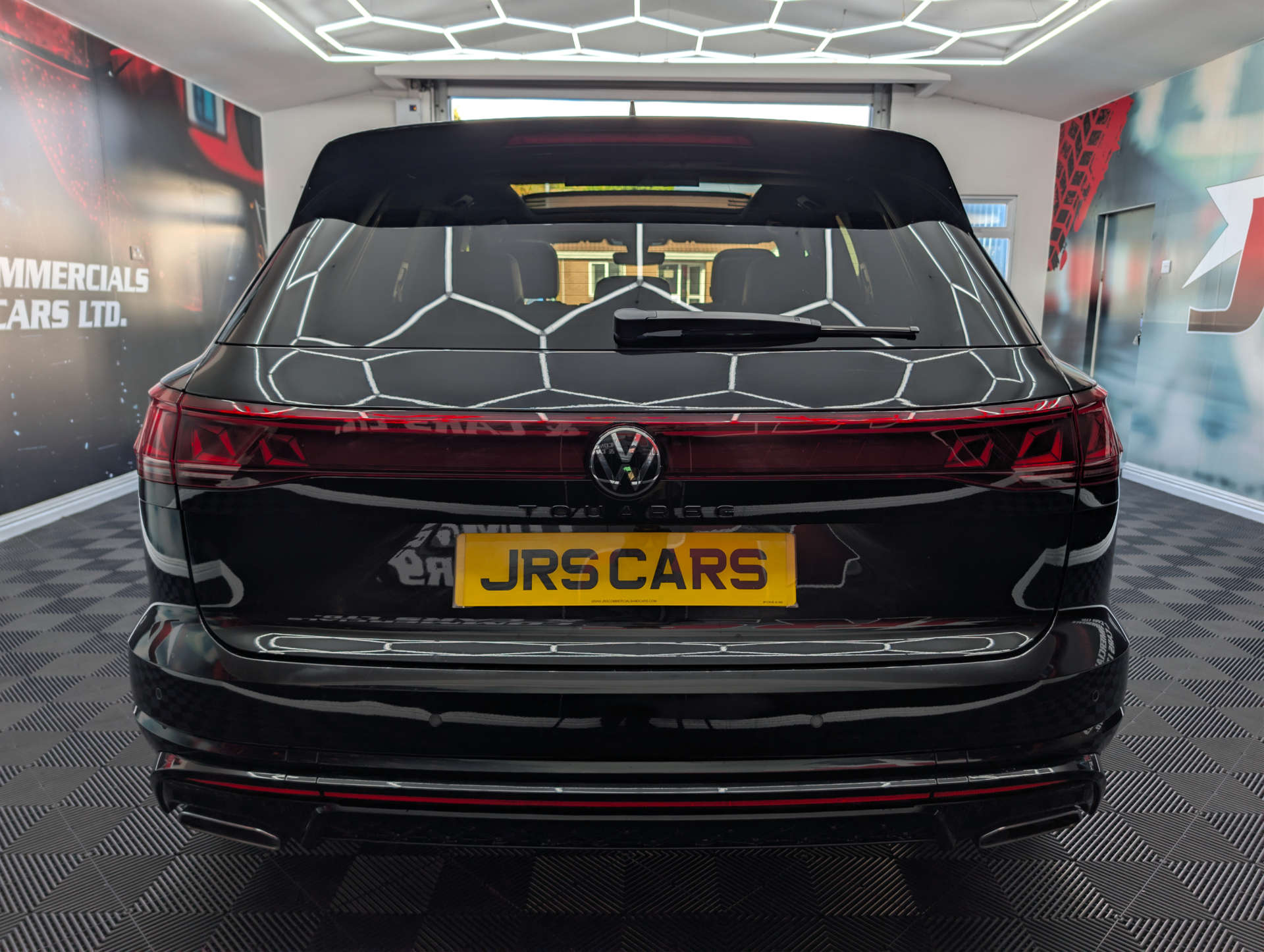 2024 VOLKSWAGEN TOUAREG 3.0 Touareg V6 Black Edition TDI A 4WD 5dr - vehicle photo 5 for sale on PureCar