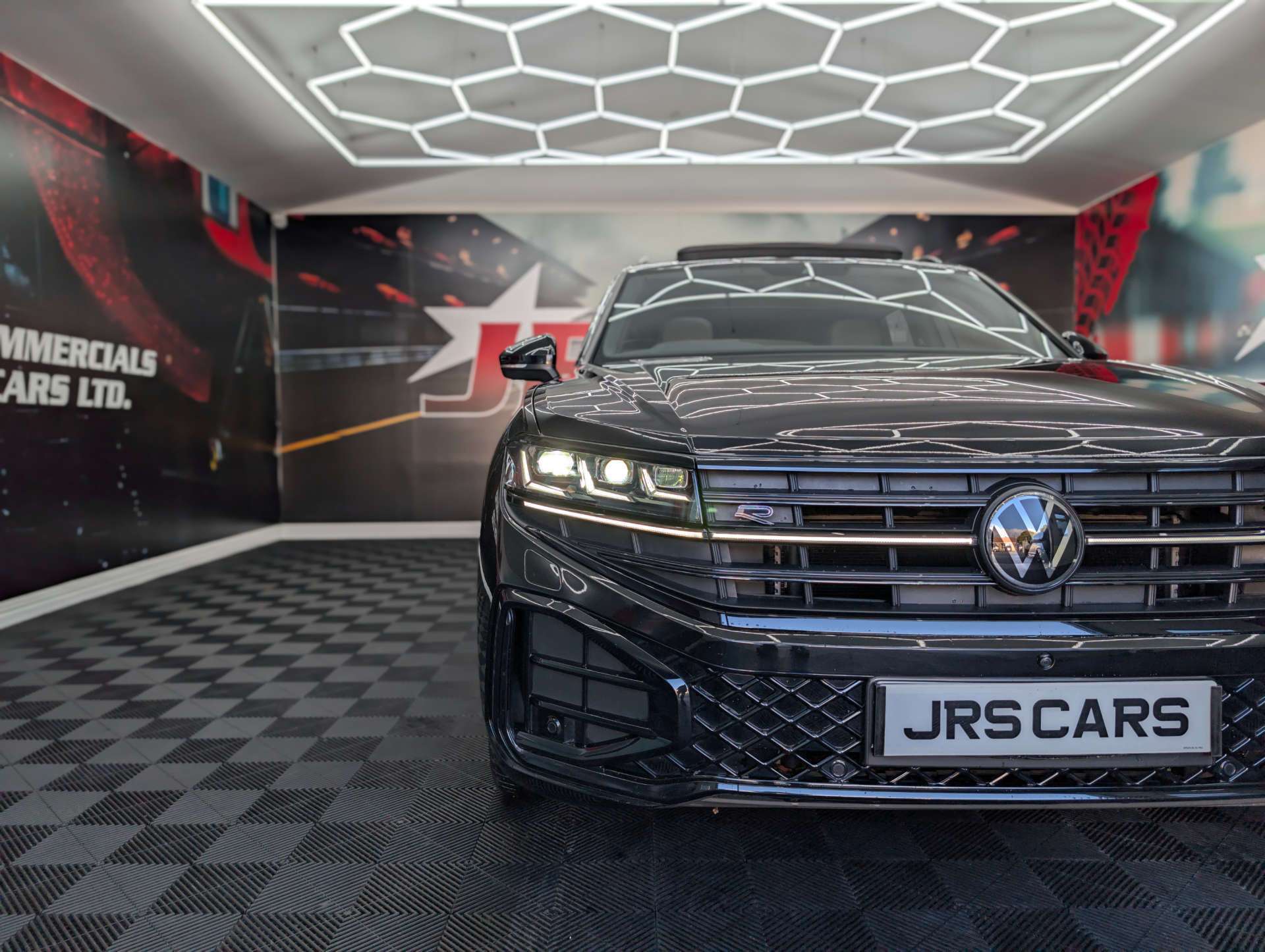 2024 VOLKSWAGEN TOUAREG 3.0 Touareg V6 Black Edition TDI A 4WD 5dr - vehicle photo 11 for sale on PureCar