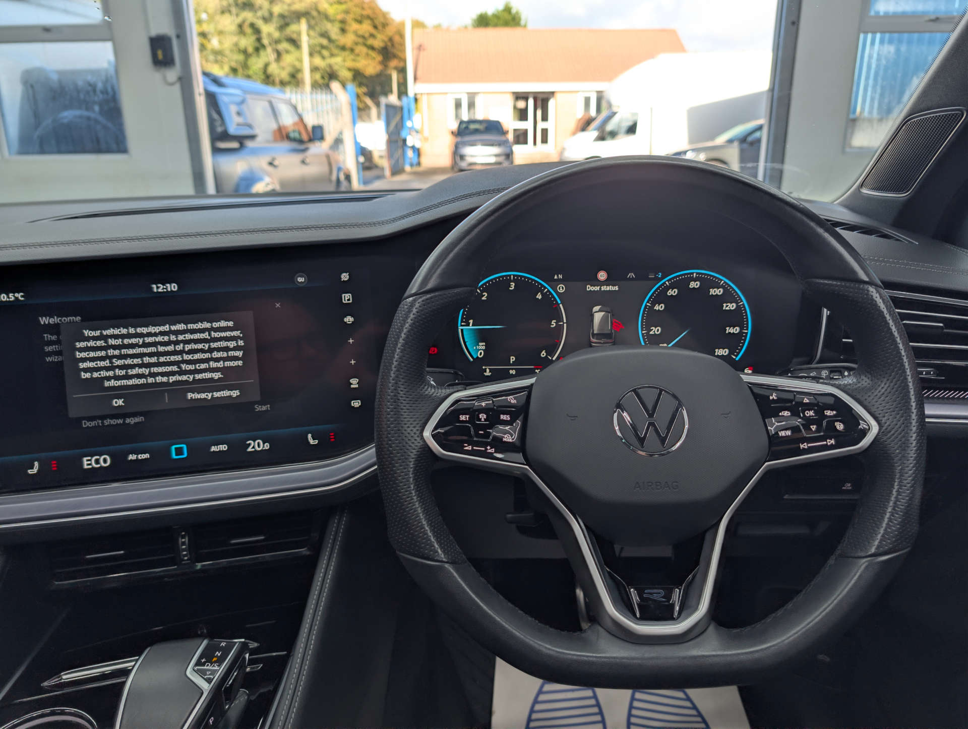 2024 VOLKSWAGEN TOUAREG 3.0 Touareg V6 Black Edition TDI A 4WD 5dr - vehicle photo 26 for sale on PureCar