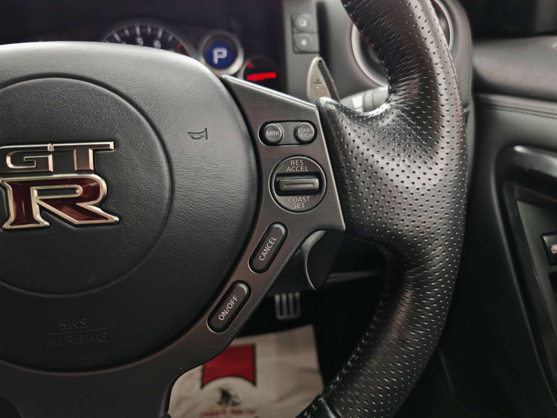 2013 NISSAN GT-R 3.8 GT-R Premium Edition Semi-Auto 4WD 2dr - vehicle photo 7 for sale on PureCar