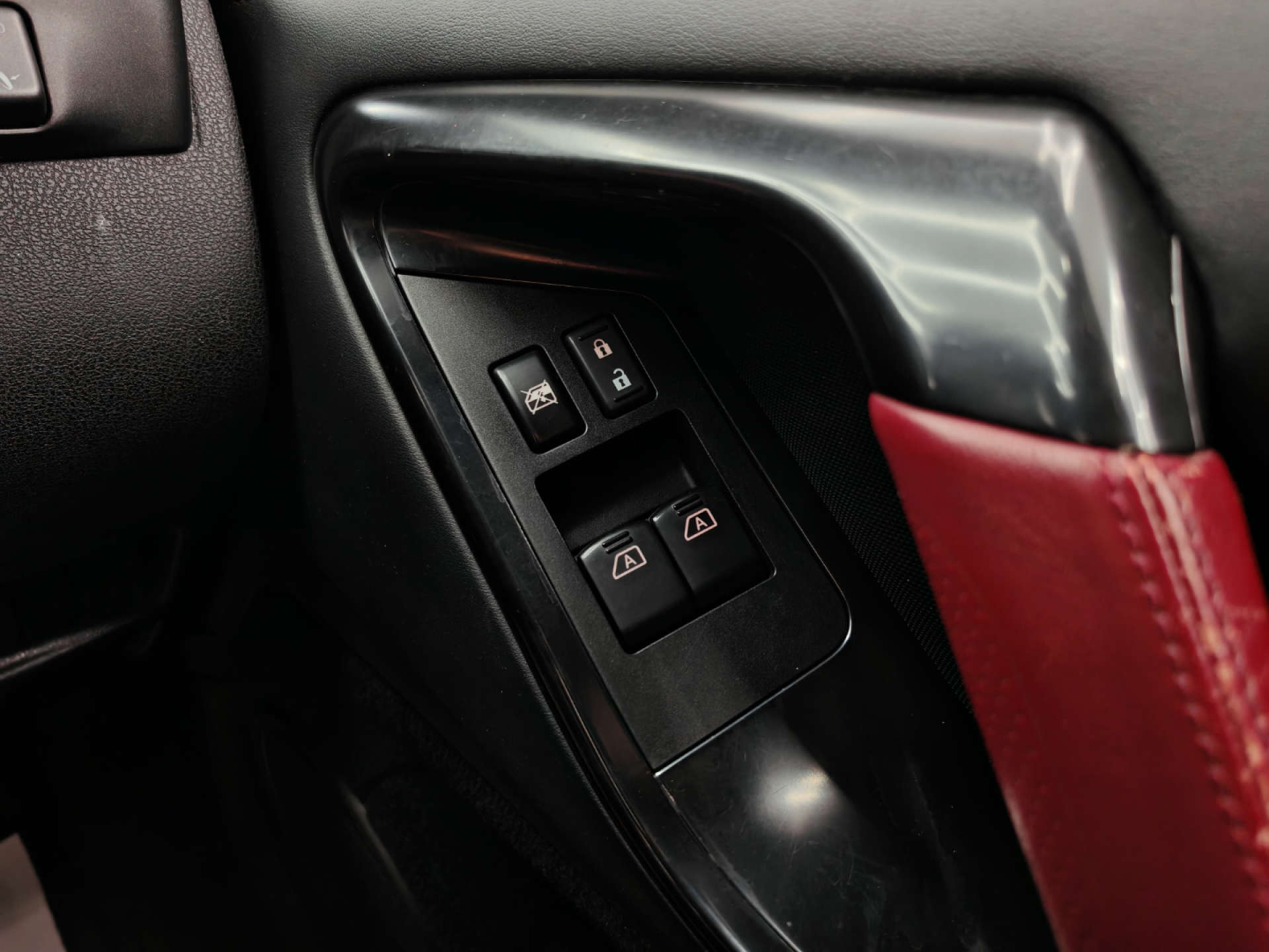 2013 NISSAN GT-R 3.8 GT-R Premium Edition Semi-Auto 4WD 2dr - vehicle photo 27 for sale on PureCar