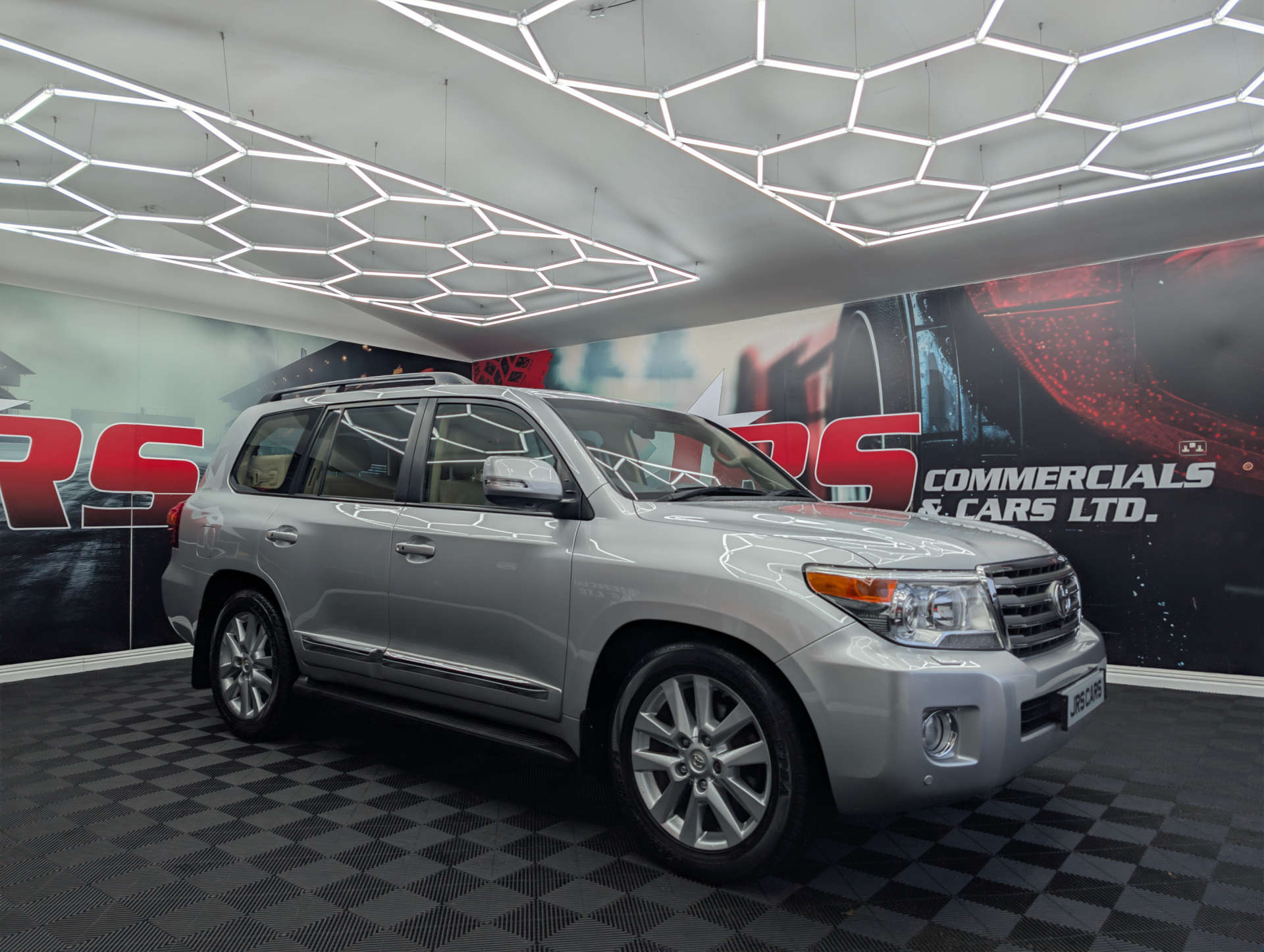 2015 TOYOTA LAND CRUISER V8