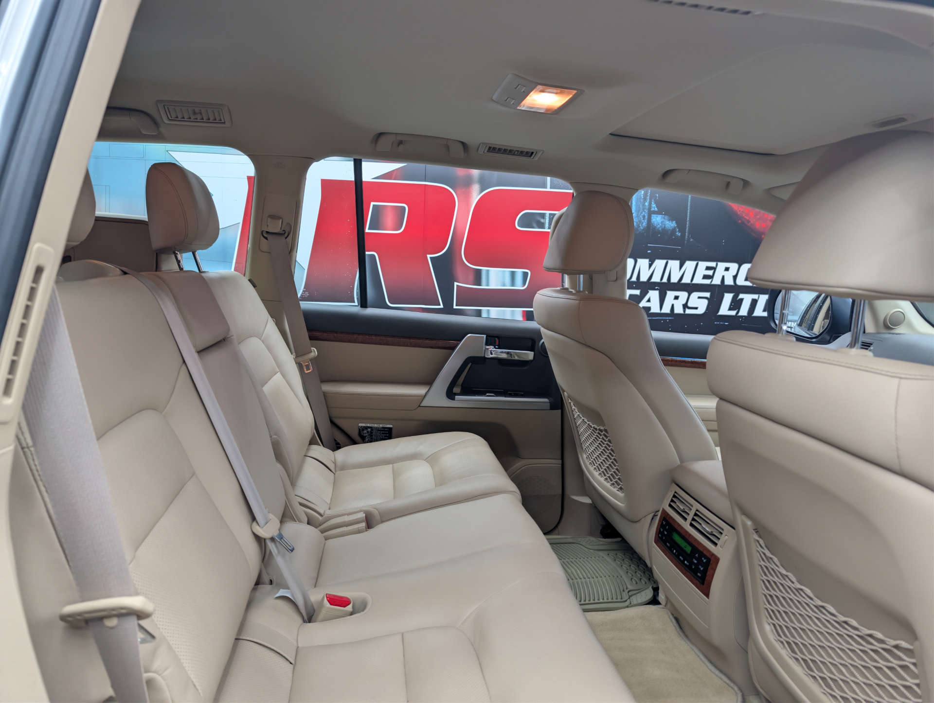 2015 TOYOTA LAND CRUISER V8 4.5 Land Cruiser V8 D-4D Auto 4WD 5dr - vehicle photo 11 for sale on PureCar