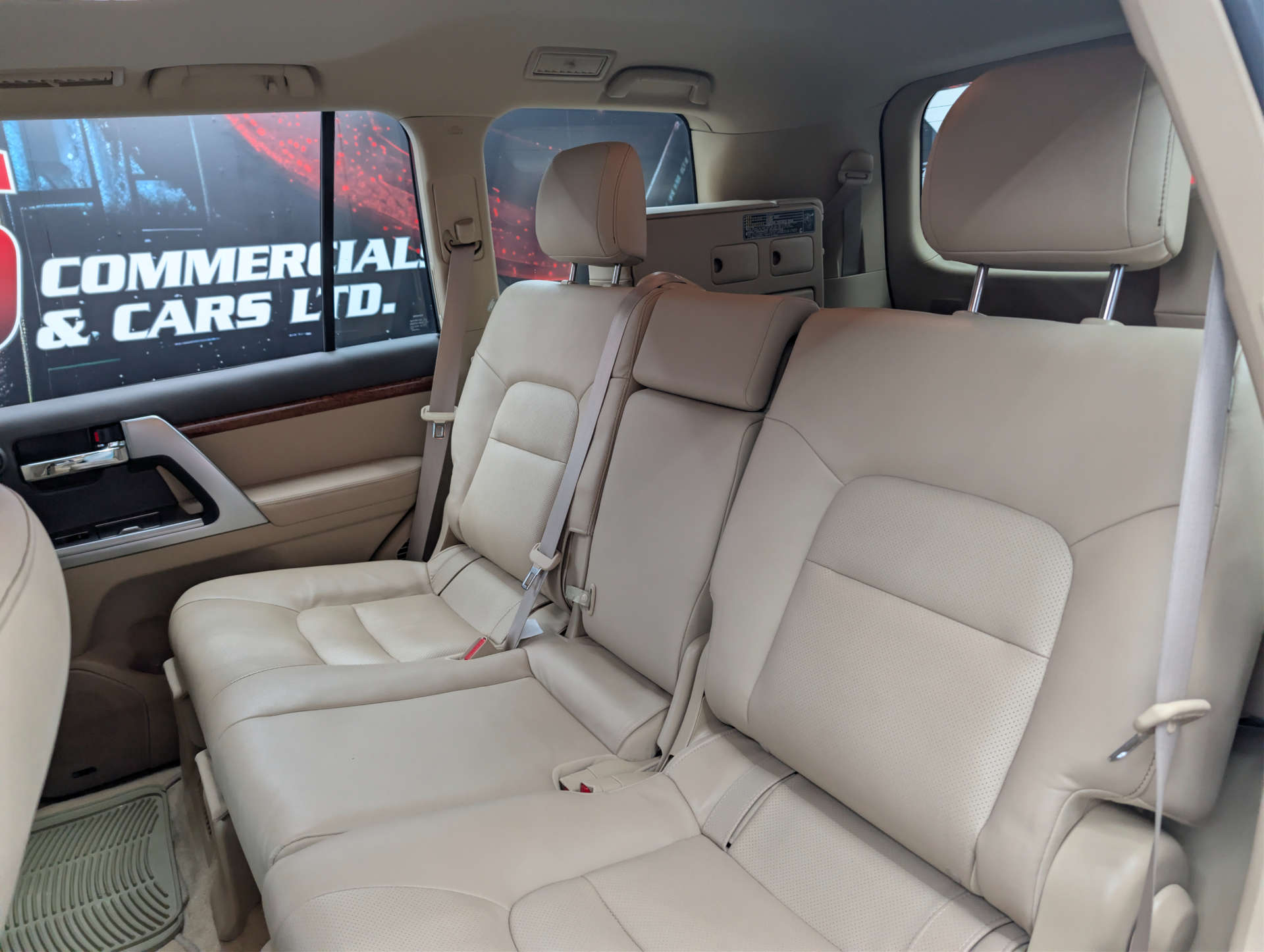 2015 TOYOTA LAND CRUISER V8 4.5 Land Cruiser V8 D-4D Auto 4WD 5dr - vehicle photo 14 for sale on PureCar