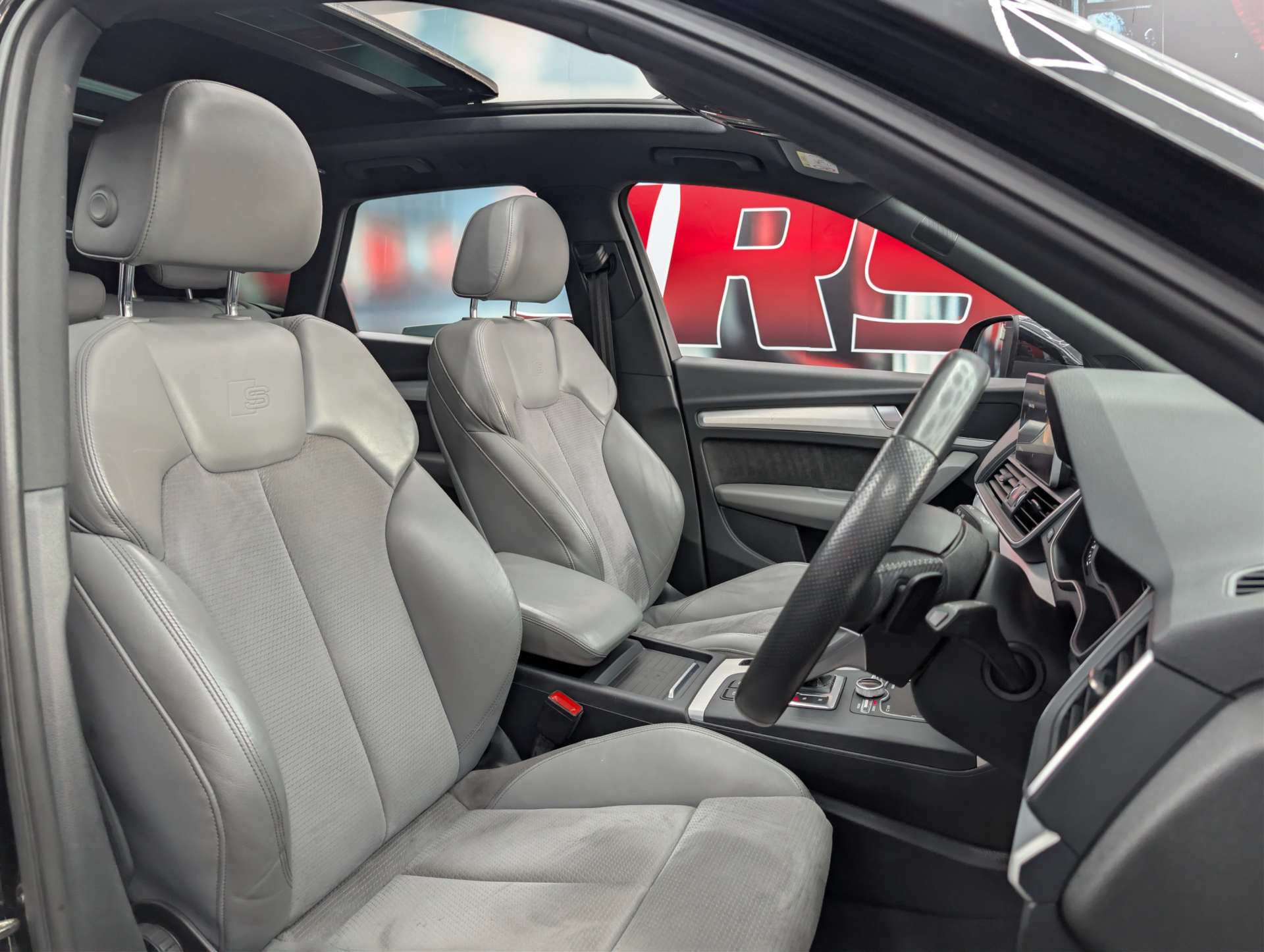 2018 AUDI Q5 S Line - vehicle photo 13 for sale on PureCar