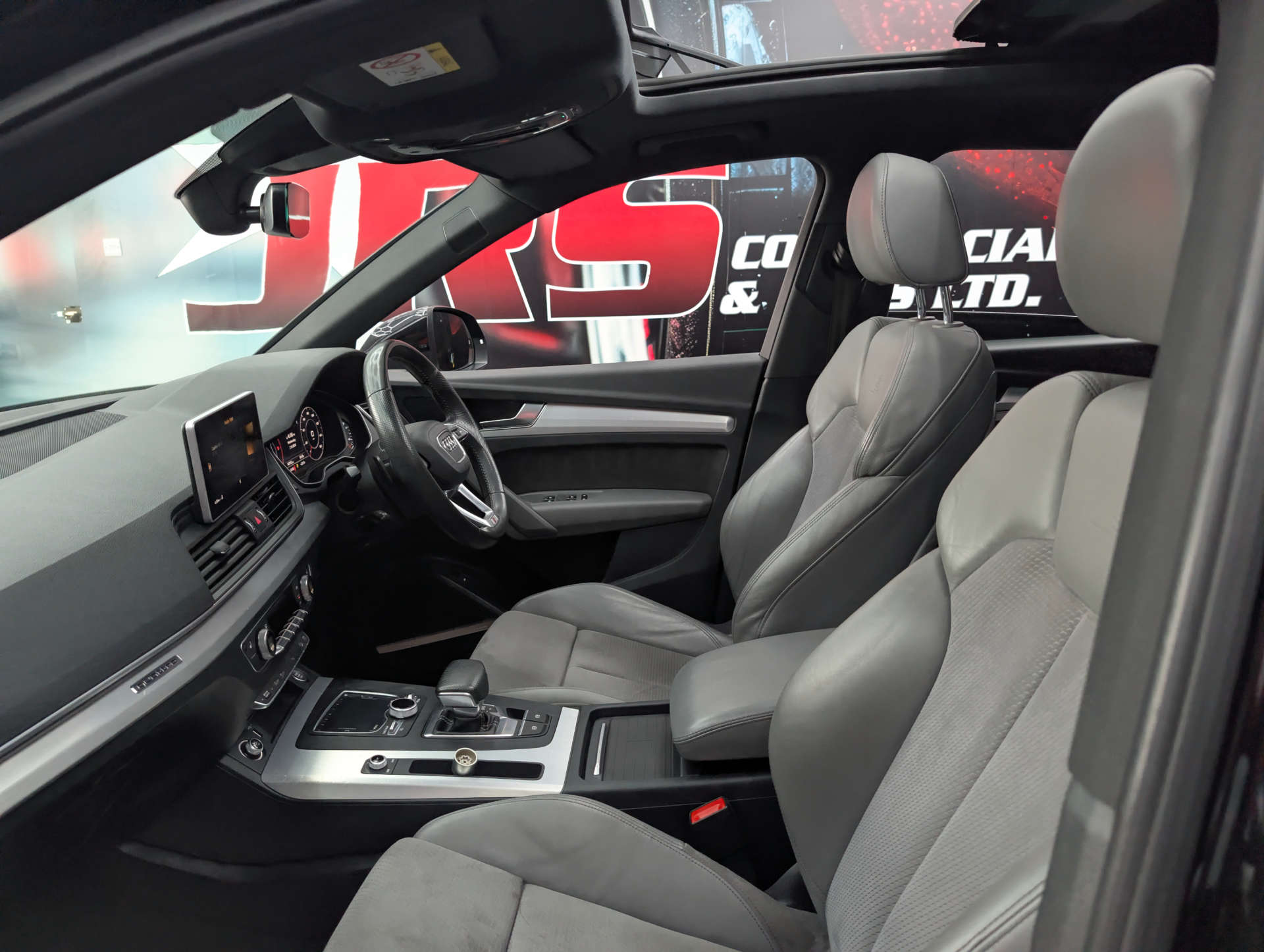 2018 AUDI Q5 S Line - vehicle photo 19 for sale on PureCar