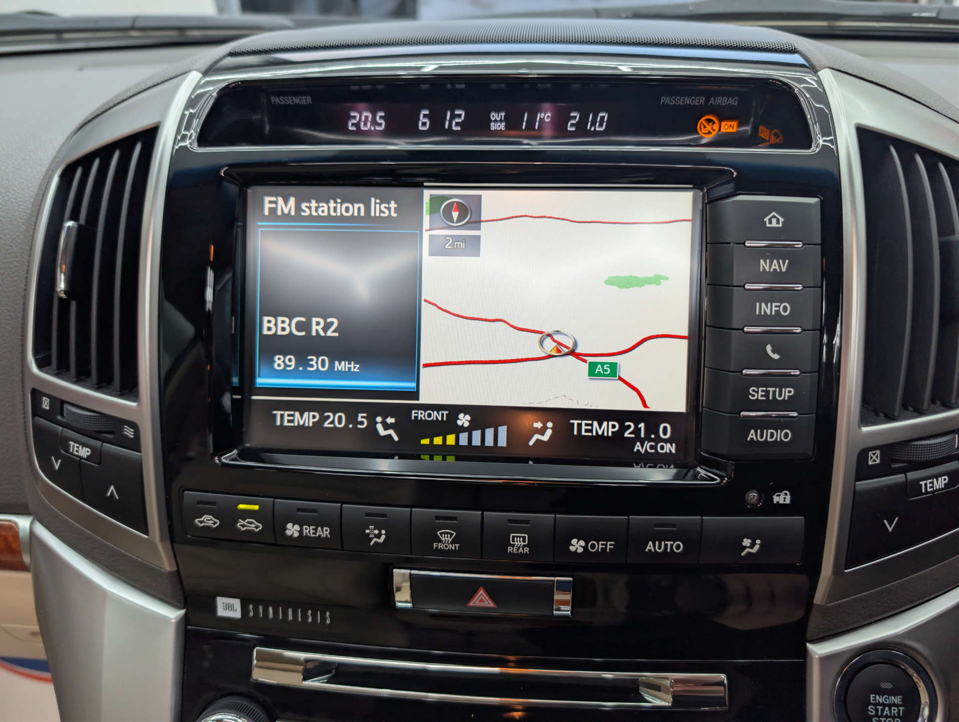 2015 TOYOTA LAND CRUISER V8 4.5 Land Cruiser V8 D-4D Auto 4WD 5dr - vehicle photo 33 for sale on PureCar