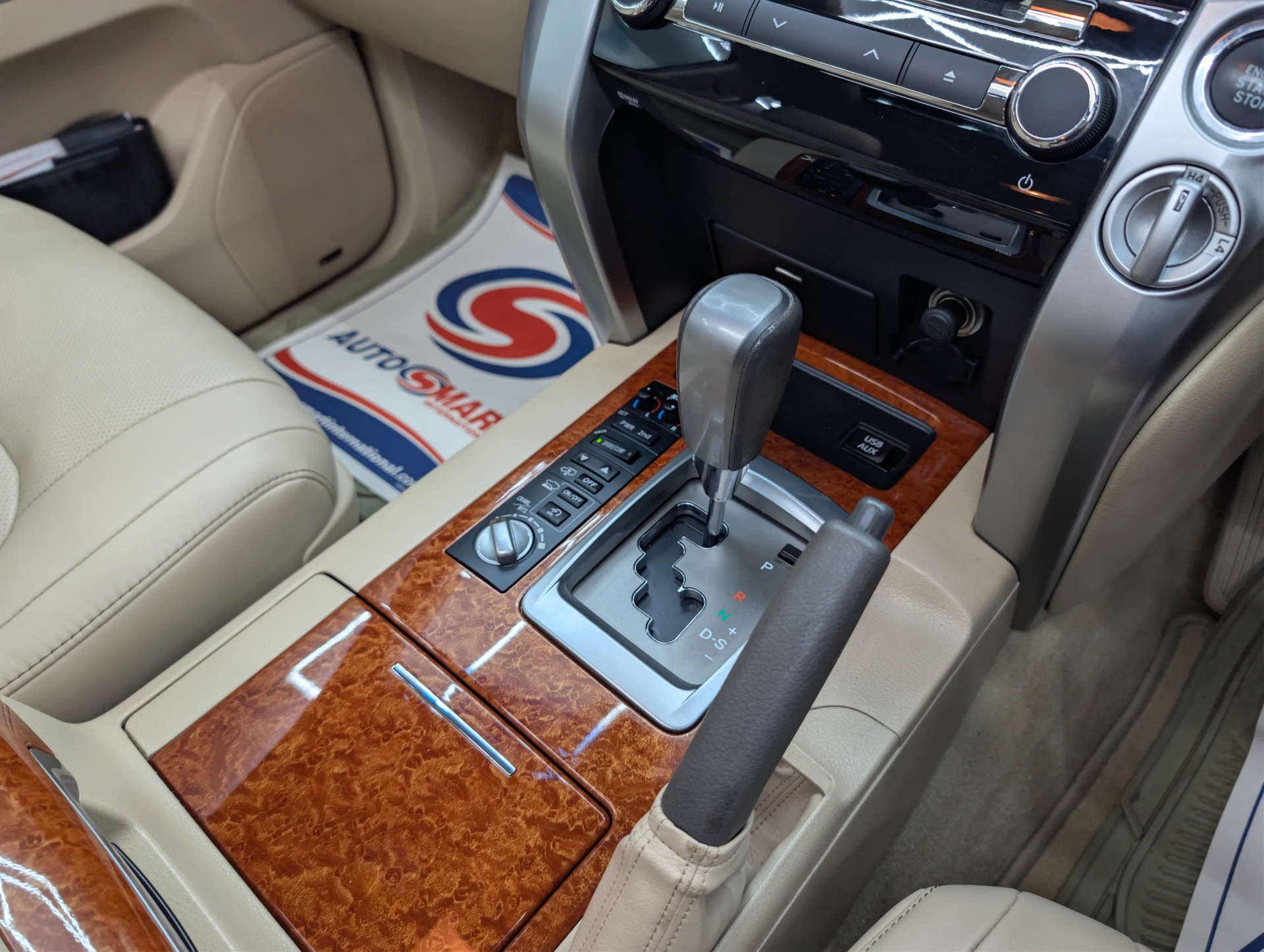 2015 TOYOTA LAND CRUISER V8 4.5 Land Cruiser V8 D-4D Auto 4WD 5dr - vehicle photo 38 for sale on PureCar