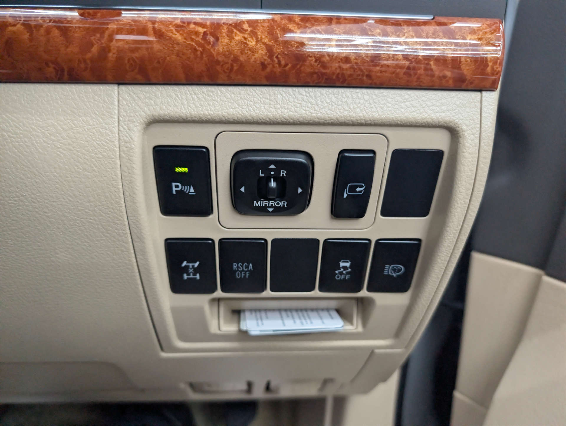 2015 TOYOTA LAND CRUISER V8 4.5 Land Cruiser V8 D-4D Auto 4WD 5dr - vehicle photo 41 for sale on PureCar