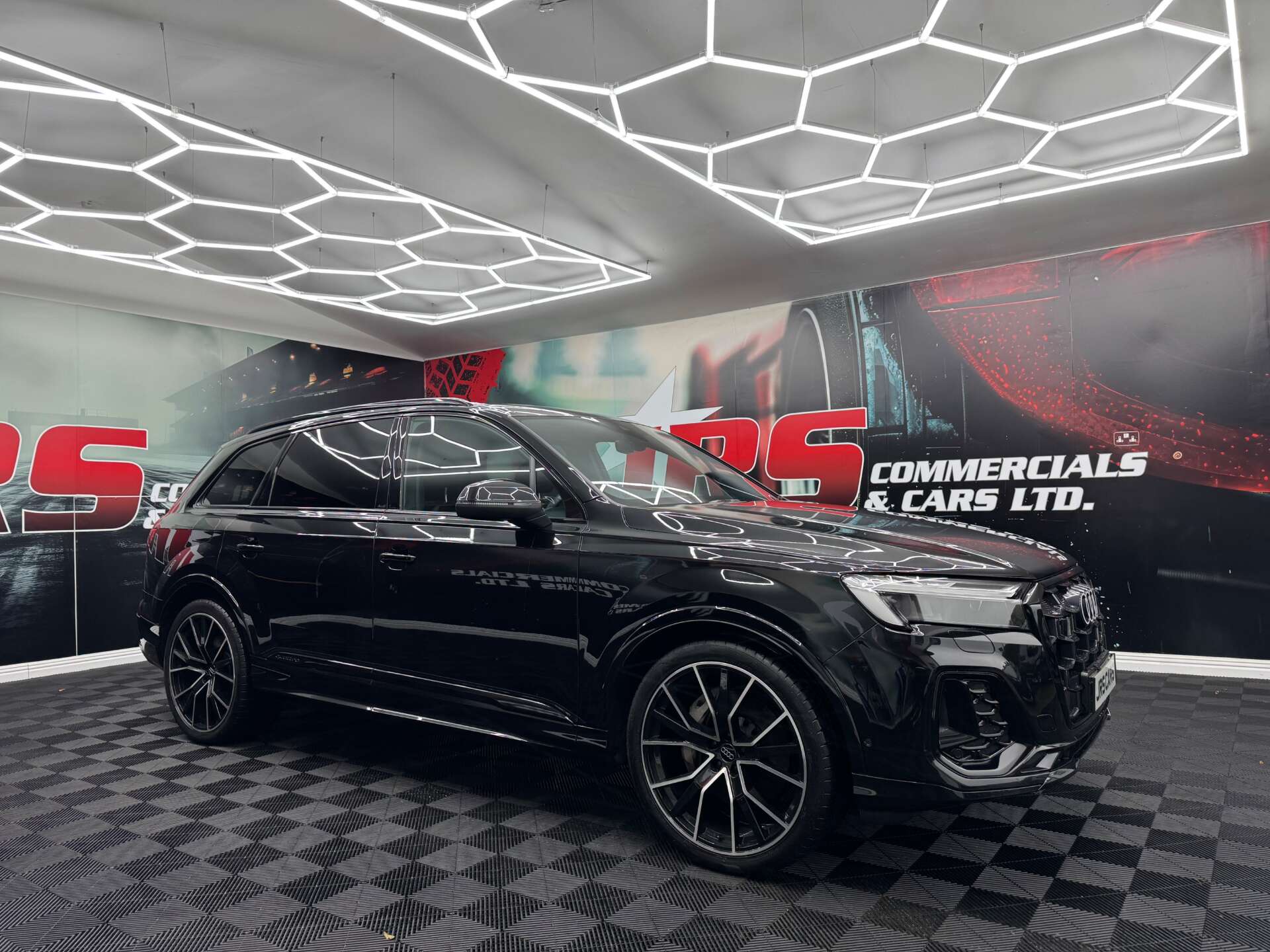 AUDI Q7 2025