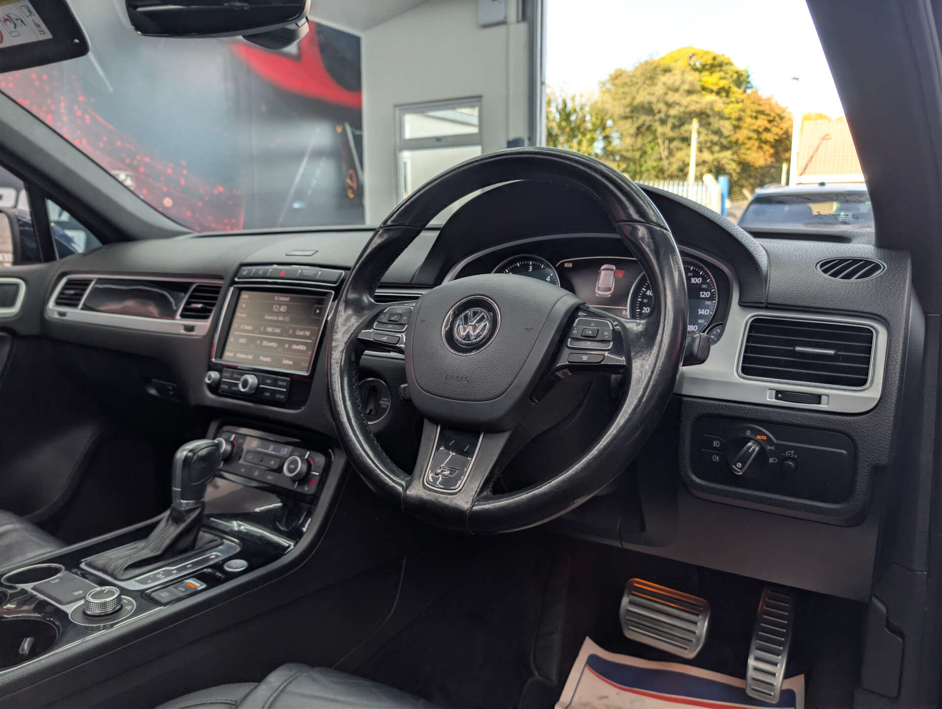 2017 VOLKSWAGEN TOUAREG 3.0 Touareg V6 R-Line+ TDI BlueMotion Technology Auto 4WD 5dr - vehicle photo 8 for sale on PureCar