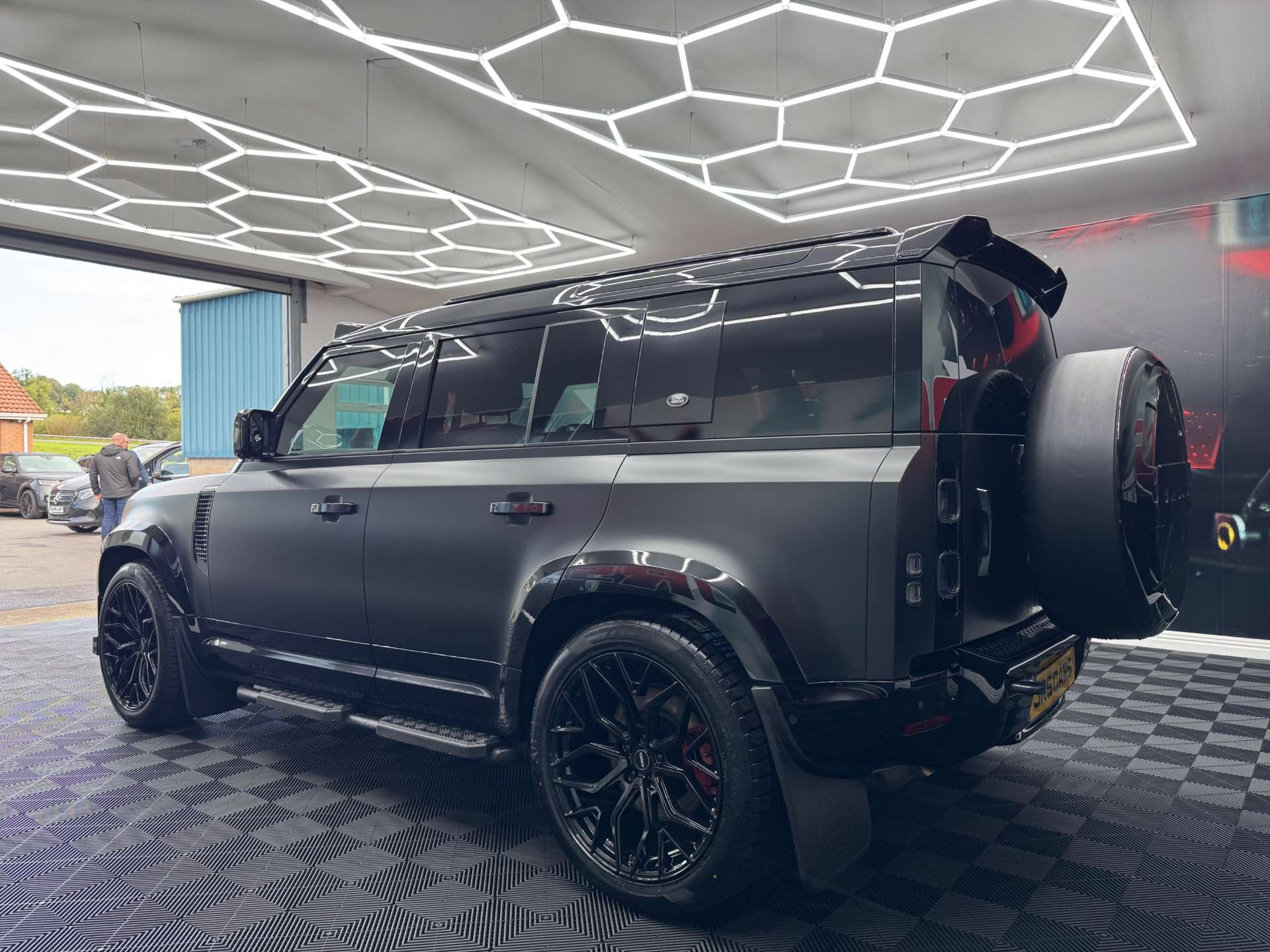 2022 LAND ROVER DEFENDER 3.0 Defender X-Dynamic HSE D MHEV Auto 4WD 5dr - vehicle photo 4 for sale on PureCar