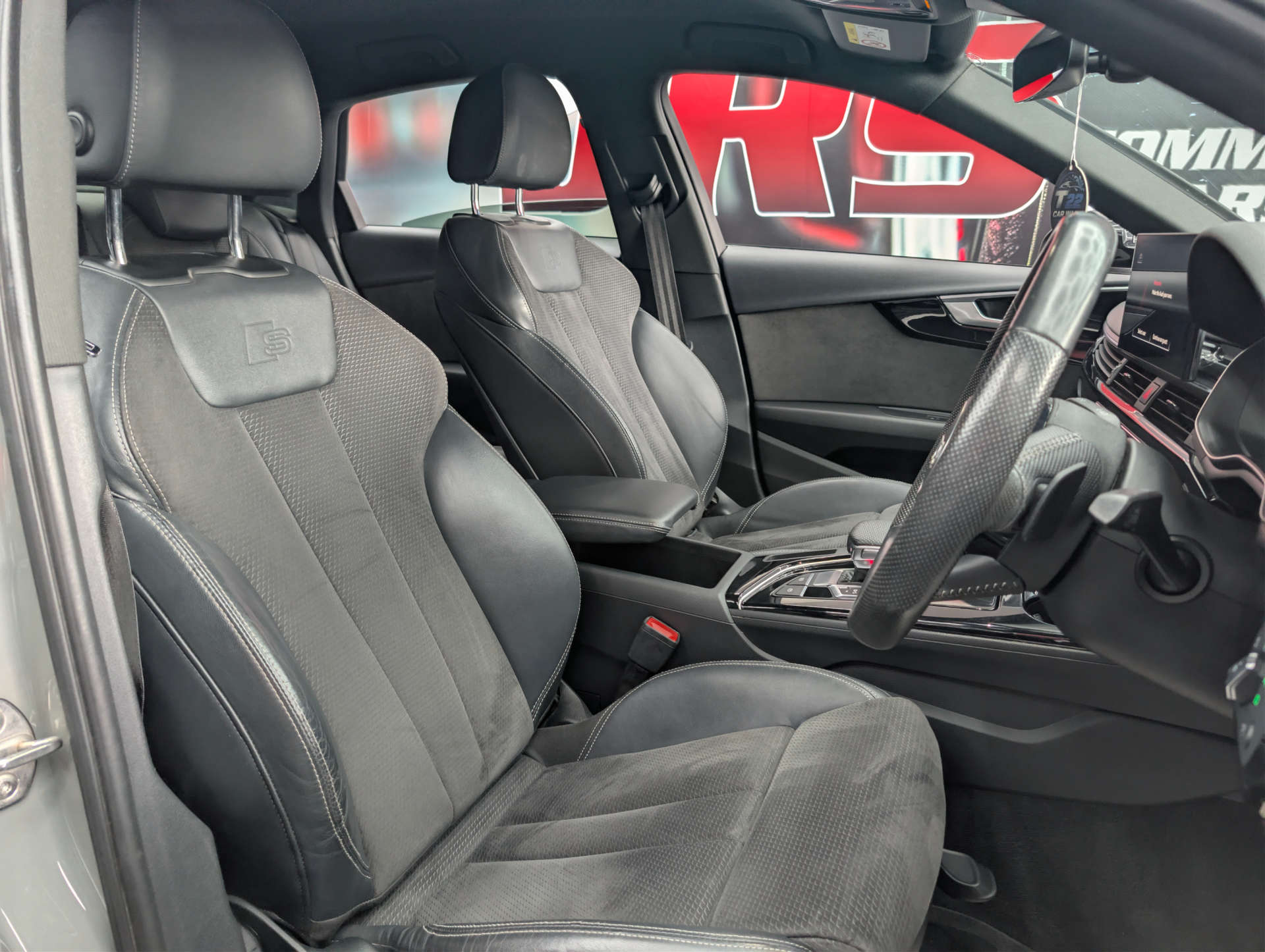 2019 AUDI A4 Black Edition - vehicle photo 12 for sale on PureCar