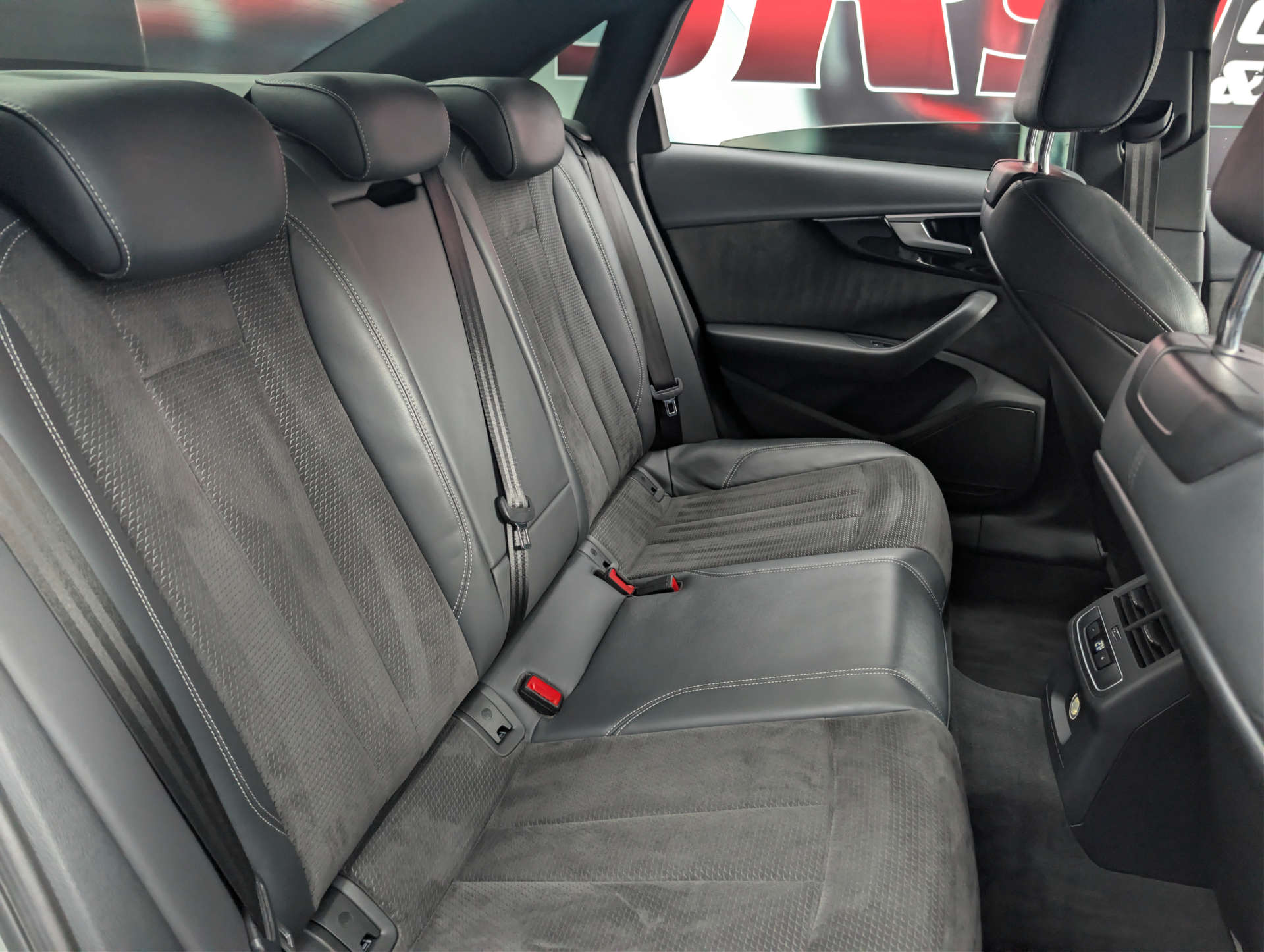 2019 AUDI A4 Black Edition - vehicle photo 15 for sale on PureCar