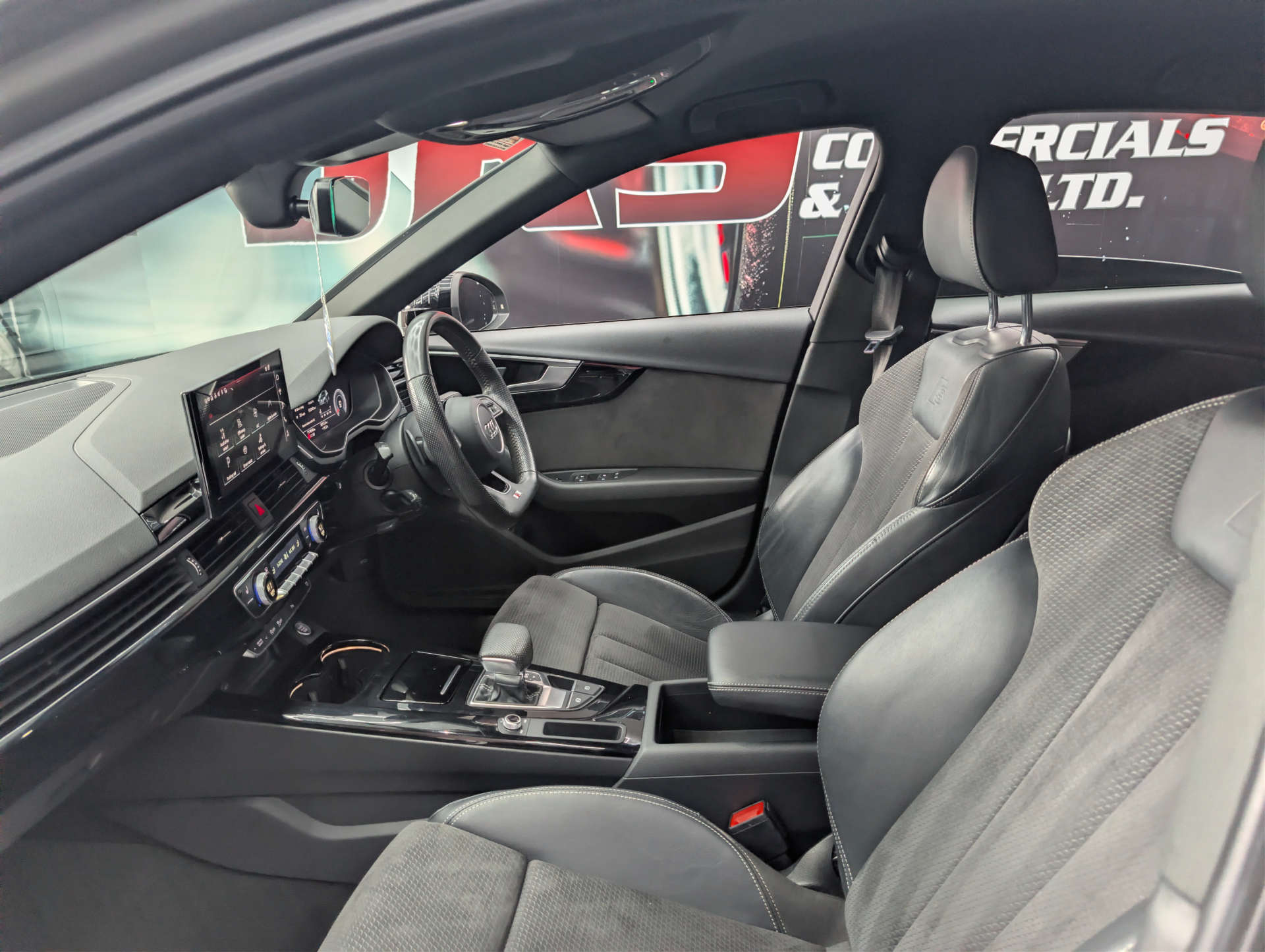 2019 AUDI A4 Black Edition - vehicle photo 19 for sale on PureCar