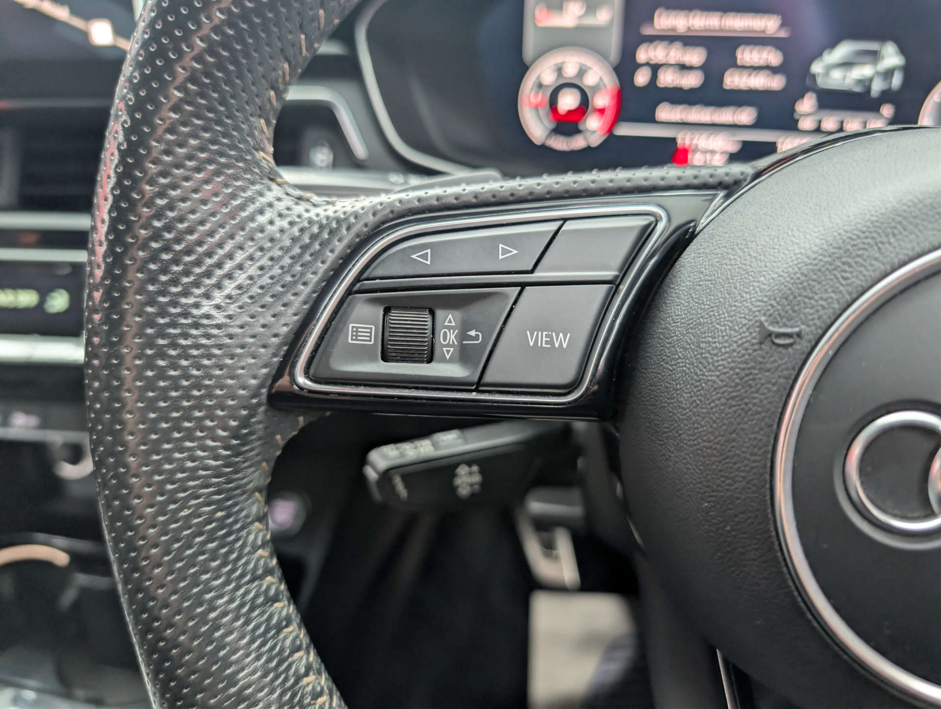 2019 AUDI A4 Black Edition - vehicle photo 25 for sale on PureCar