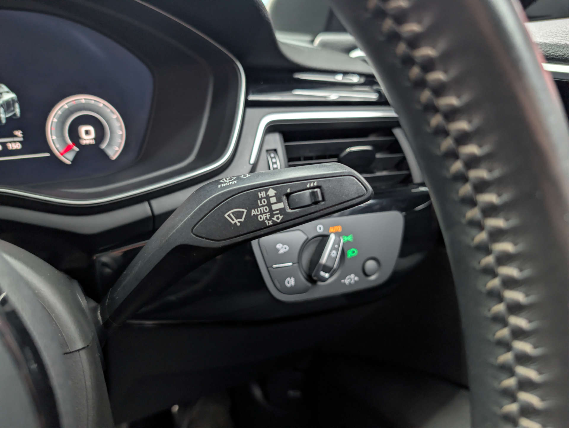 2019 AUDI A4 Black Edition - vehicle photo 28 for sale on PureCar