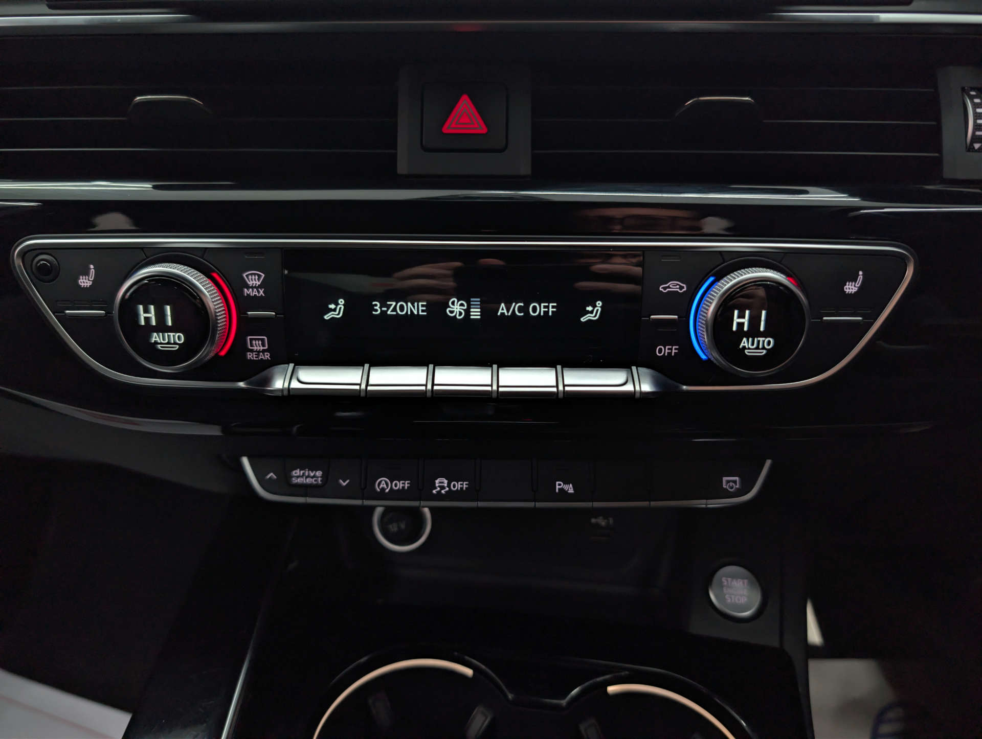 2019 AUDI A4 Black Edition - vehicle photo 34 for sale on PureCar