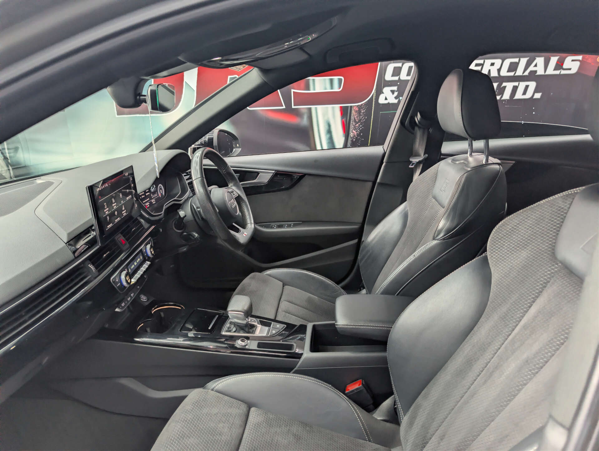 2019 AUDI A4 Black Edition - vehicle photo 15 for sale on PureCar