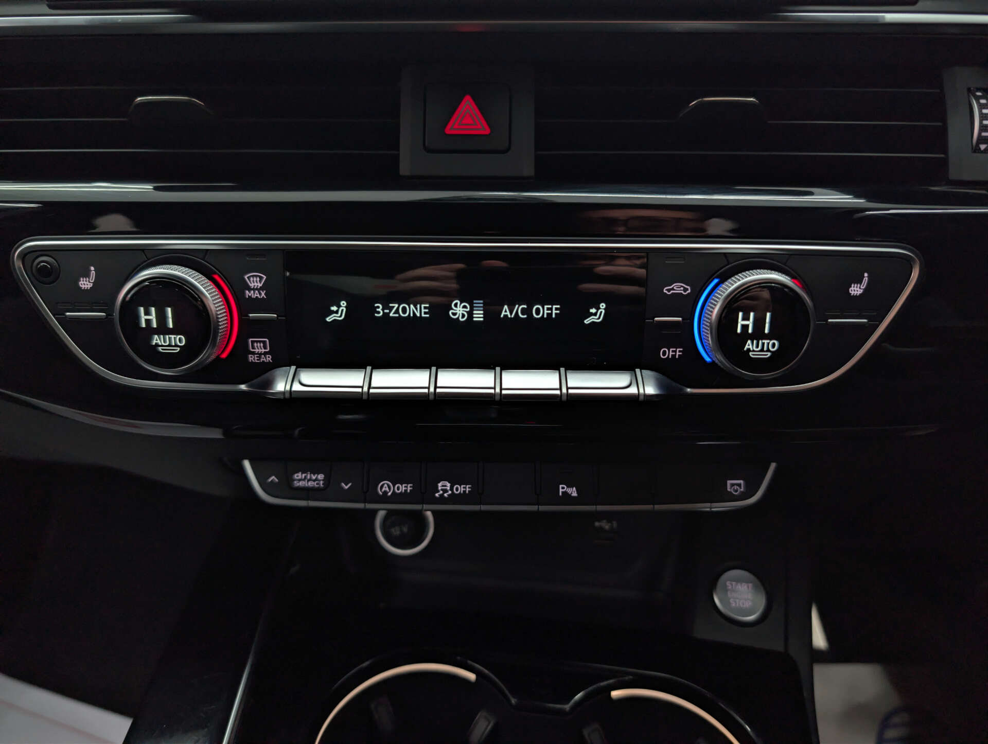 2019 AUDI A4 Black Edition - vehicle photo 33 for sale on PureCar