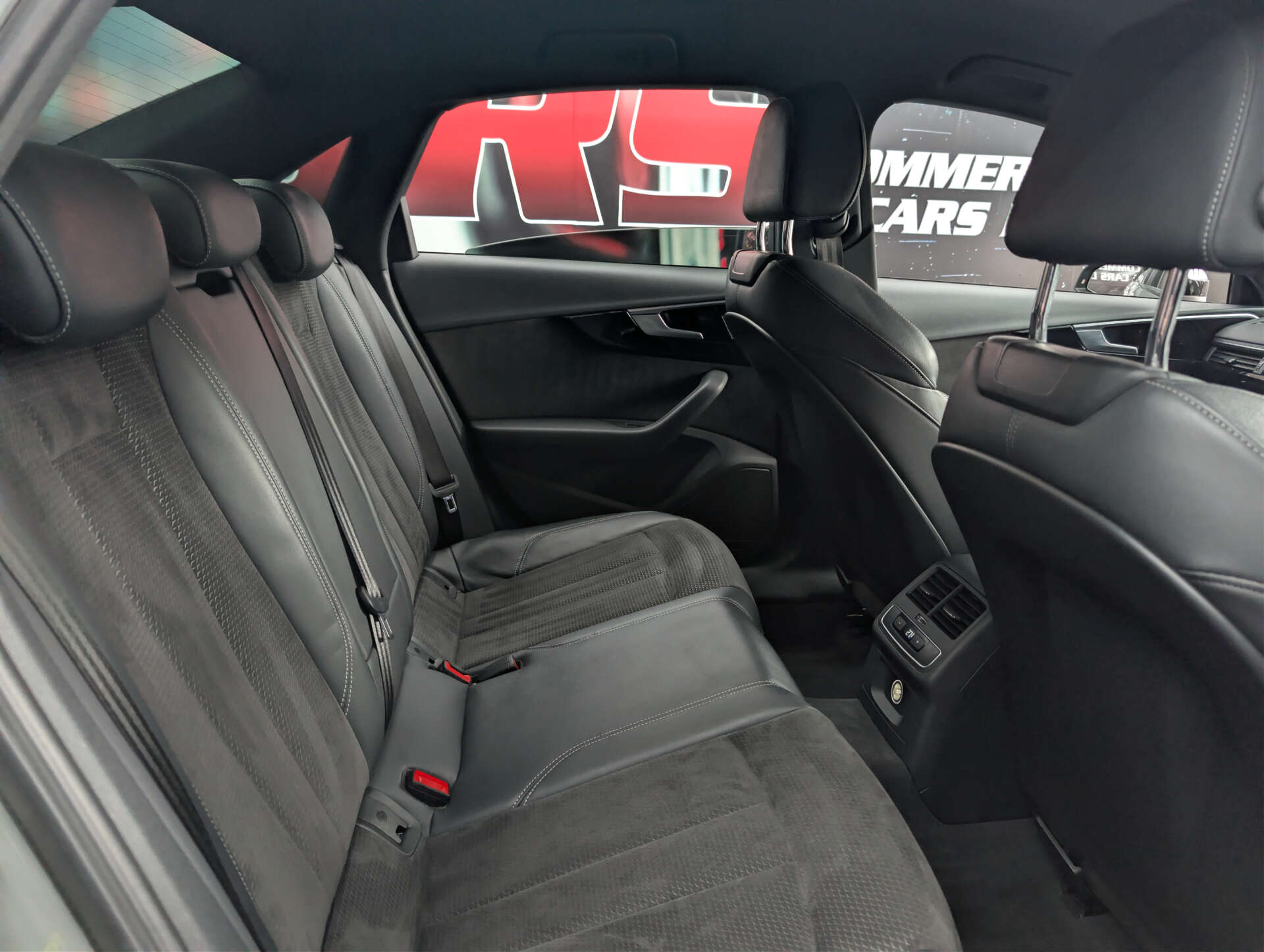 2019 AUDI A4 Black Edition - vehicle photo 38 for sale on PureCar
