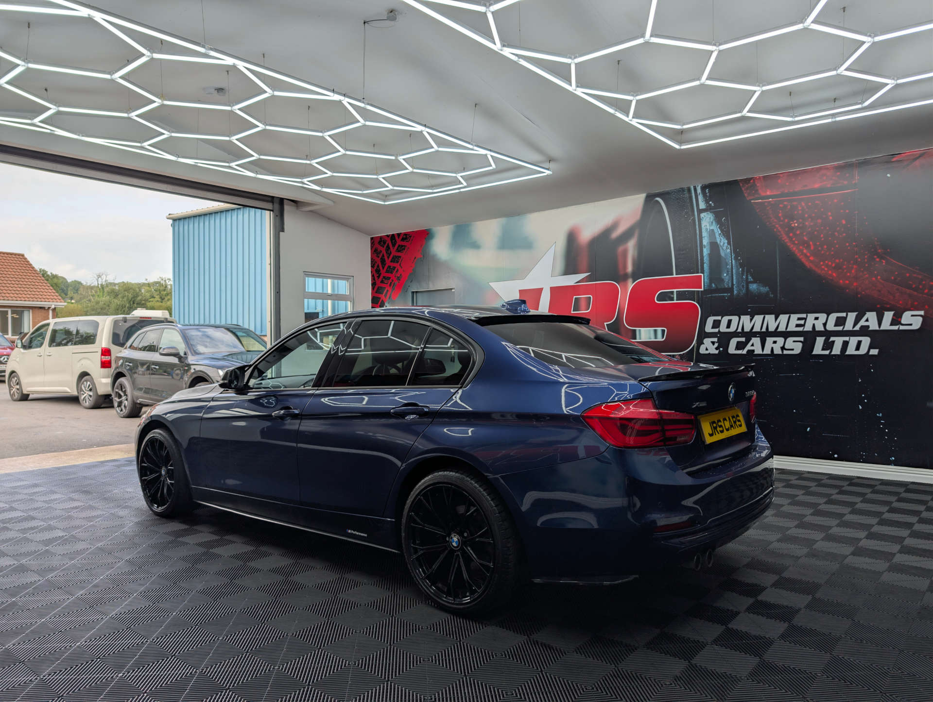 2017 BMW 3 SERIES 2.0 320d xDrive Sport 4WD 4dr - vehicle photo 4 for sale on PureCar