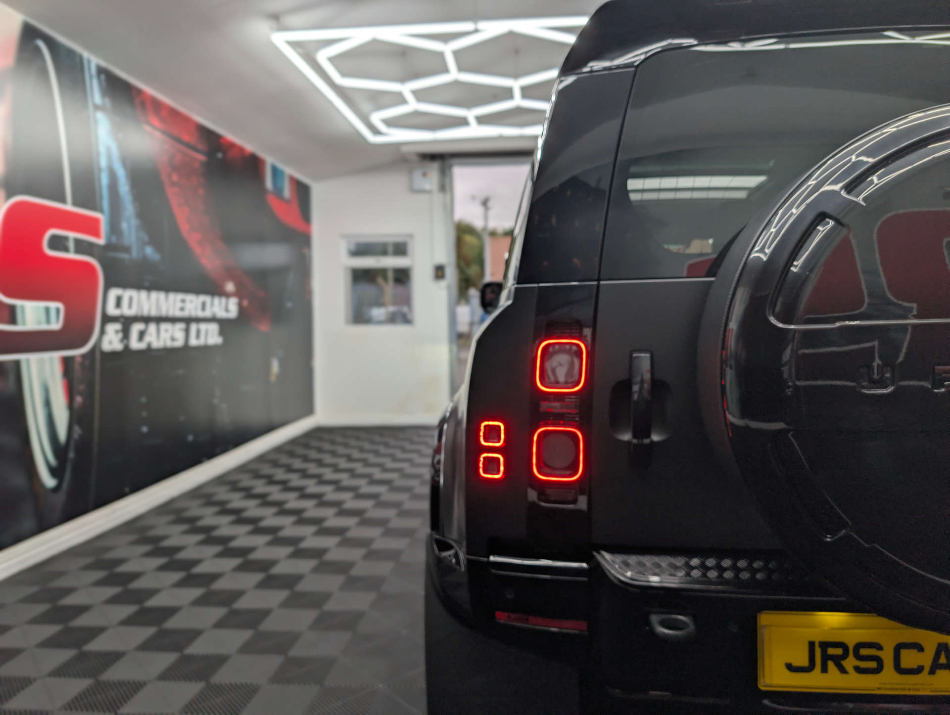 2022 LAND ROVER DEFENDER 3.0 Defender X-Dynamic HSE D MHEV Auto 4WD 5dr - vehicle photo 11 for sale on PureCar