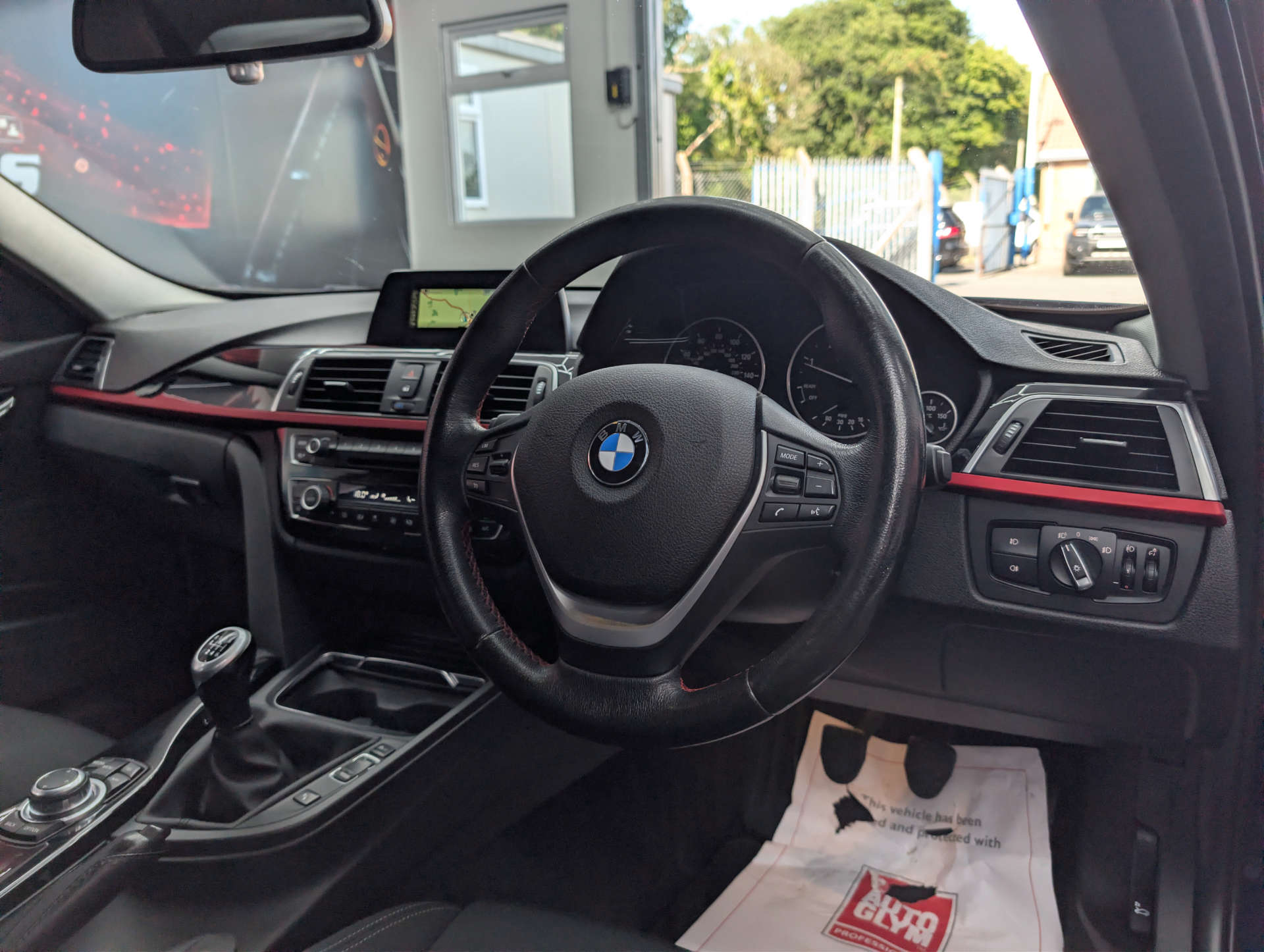 2017 BMW 3 SERIES 2.0 320d xDrive Sport 4WD 4dr - vehicle photo 8 for sale on PureCar