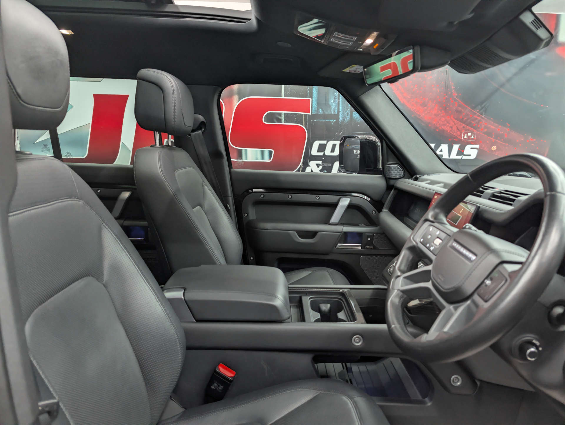 2022 LAND ROVER DEFENDER 3.0 Defender X-Dynamic HSE D MHEV Auto 4WD 5dr - vehicle photo 13 for sale on PureCar