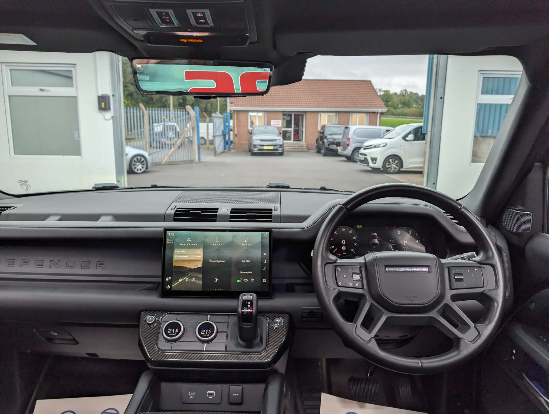 2022 LAND ROVER DEFENDER 3.0 Defender X-Dynamic HSE D MHEV Auto 4WD 5dr - vehicle photo 29 for sale on PureCar